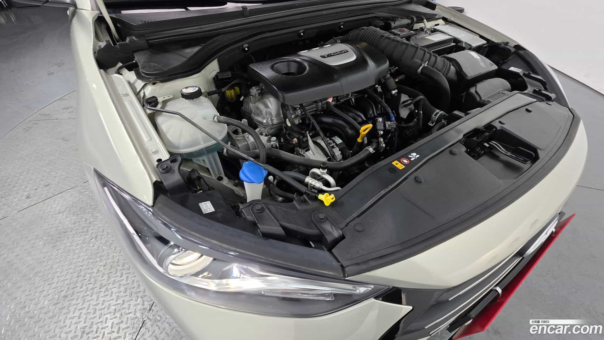 AVANTE Hyundai 2017.9-OUTER-006