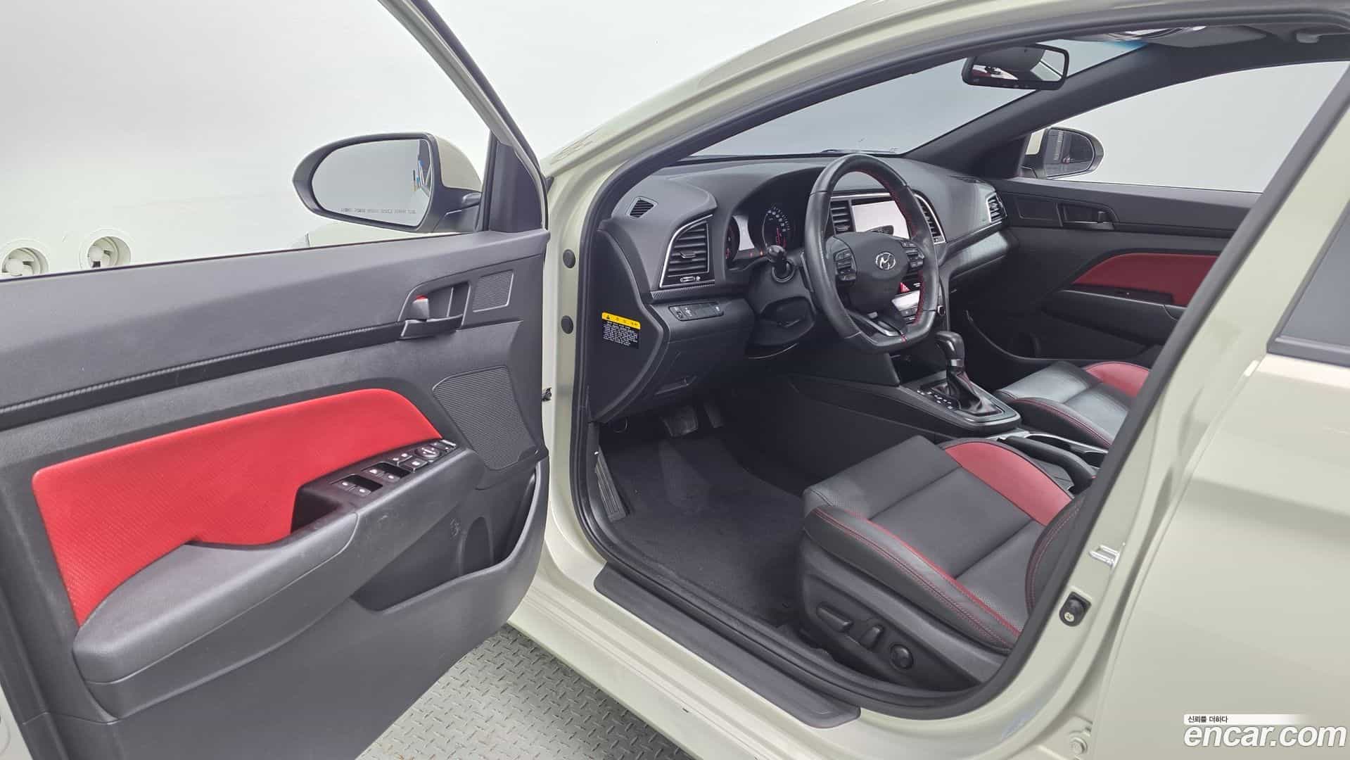 AVANTE Hyundai 2017.9-INNER-010