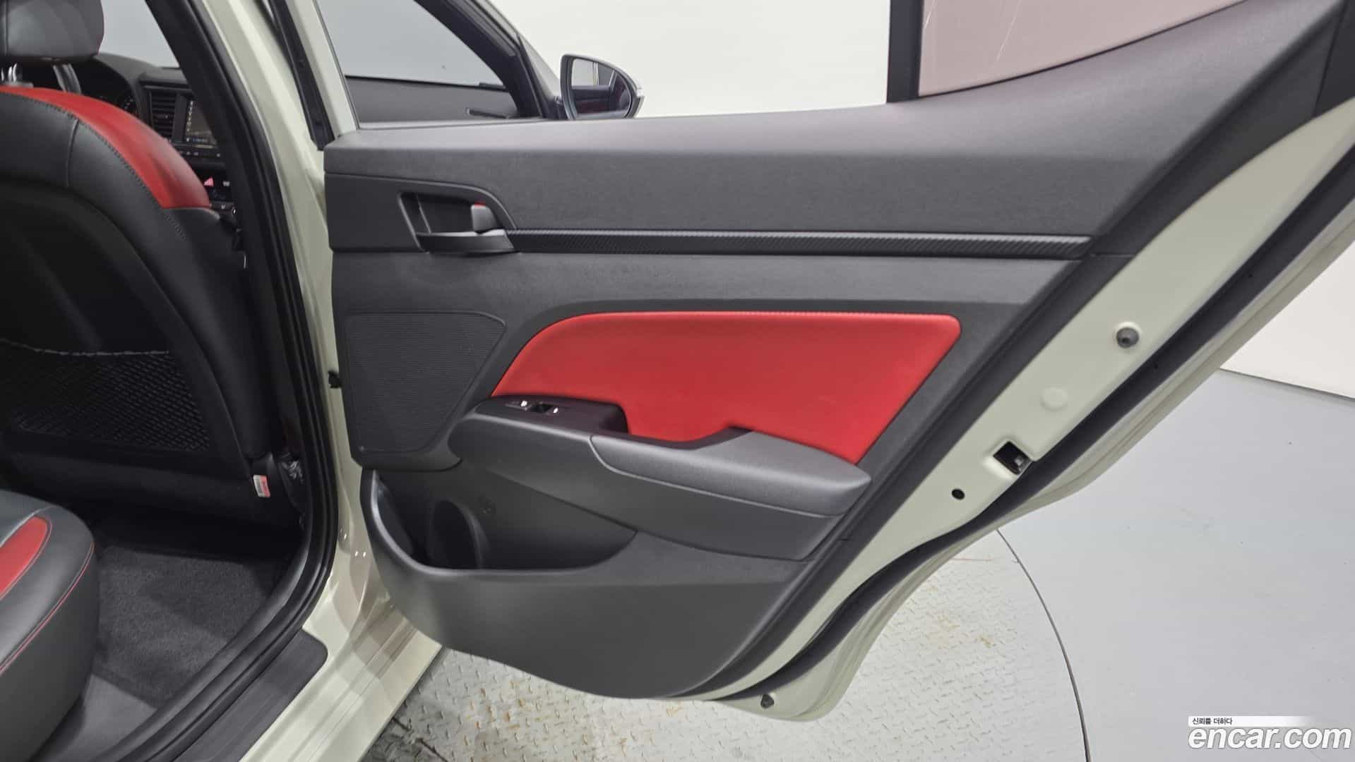 AVANTE Hyundai 2017.9-INNER-035