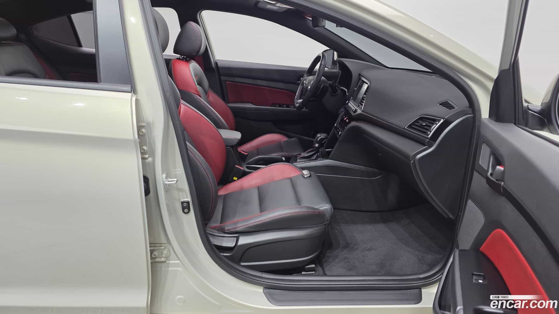 AVANTE Hyundai 2017.9-INNER-036