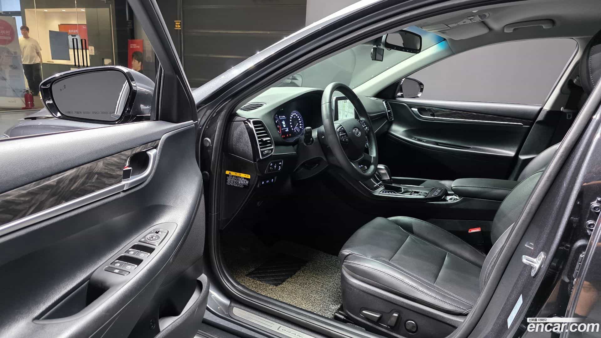 Grandeur Hyundai 2019.10-INNER-010