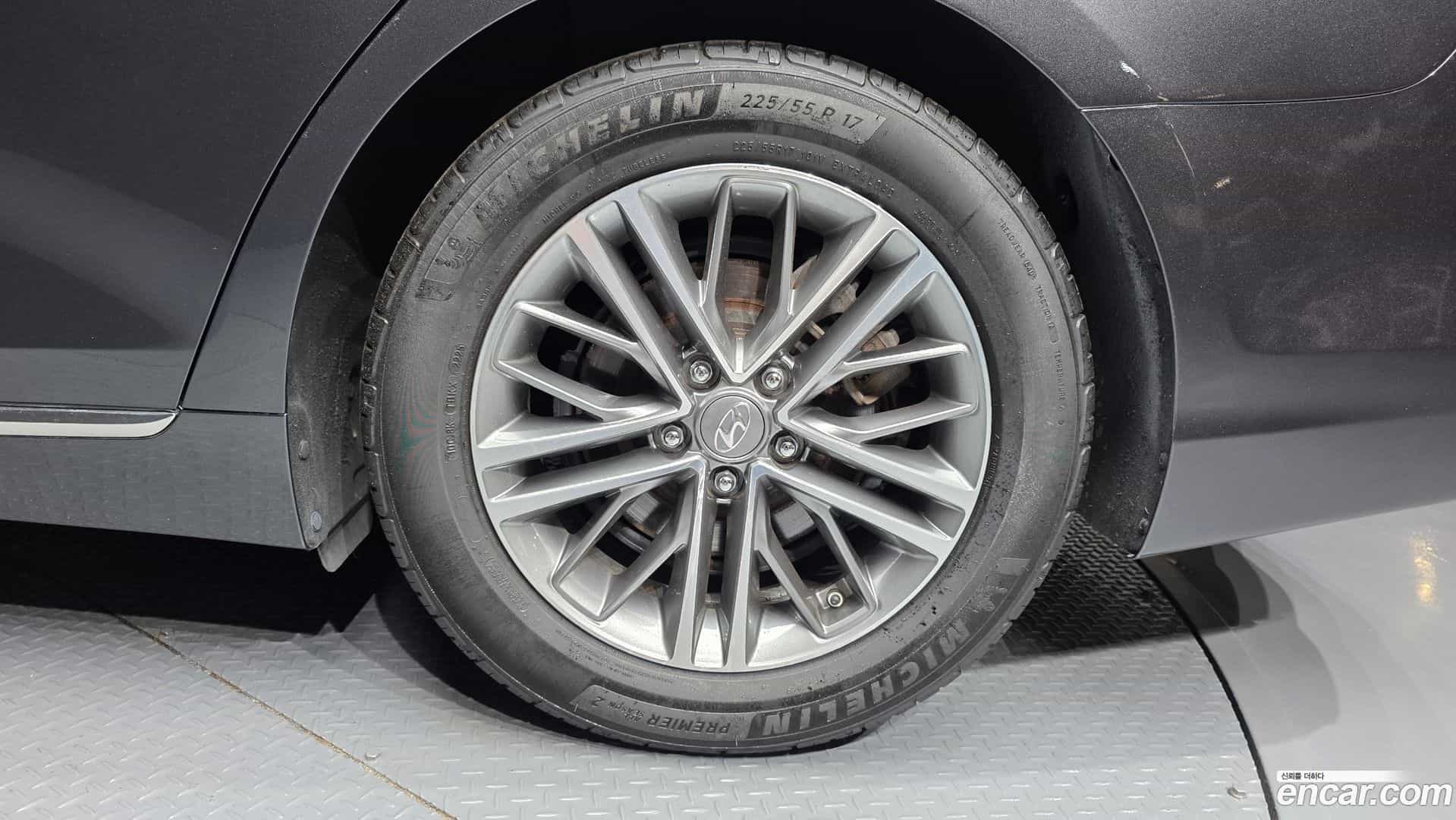 Grandeur Hyundai 2019.10-OUTER-031