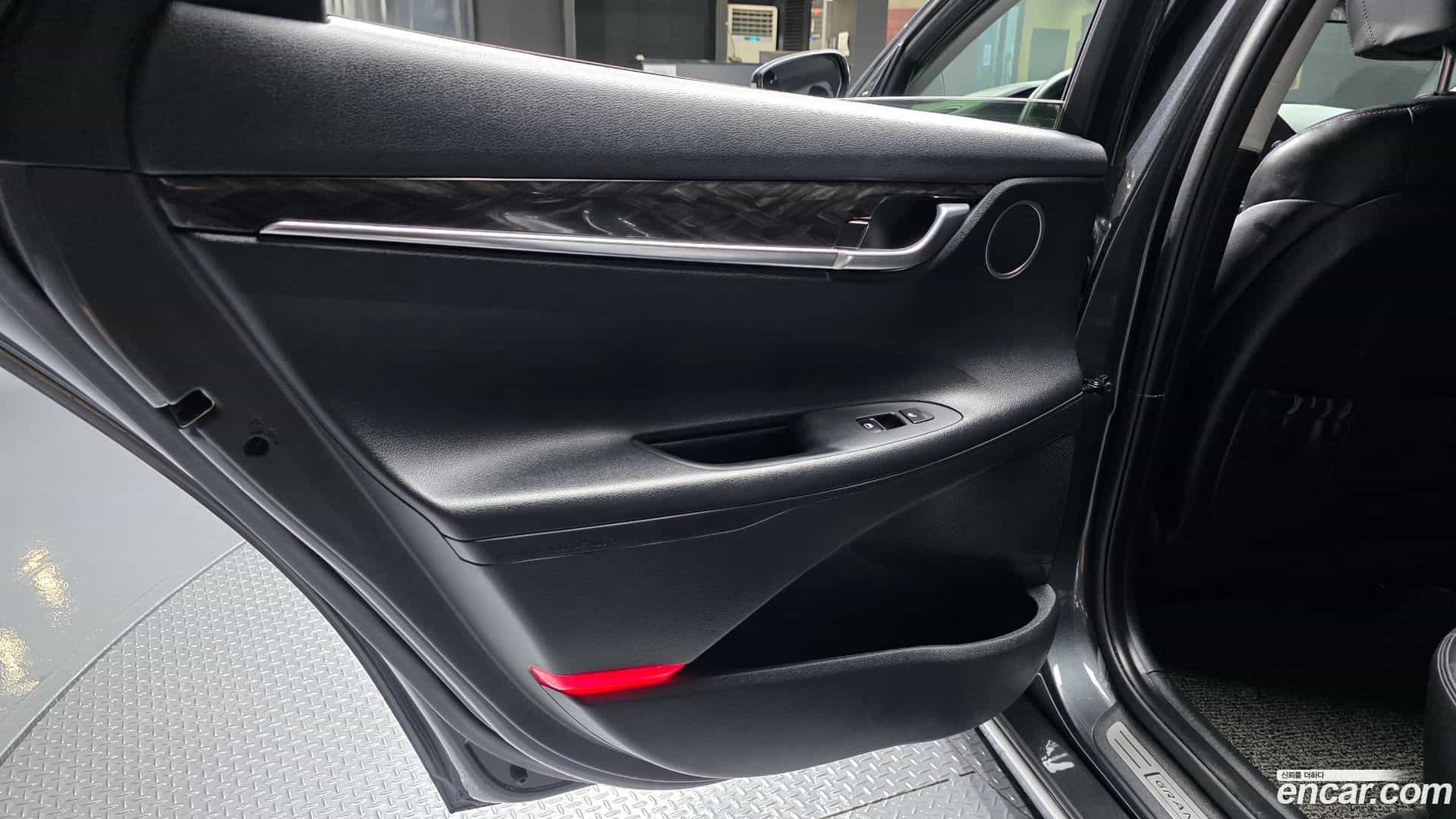 Grandeur Hyundai 2019.10-INNER-035