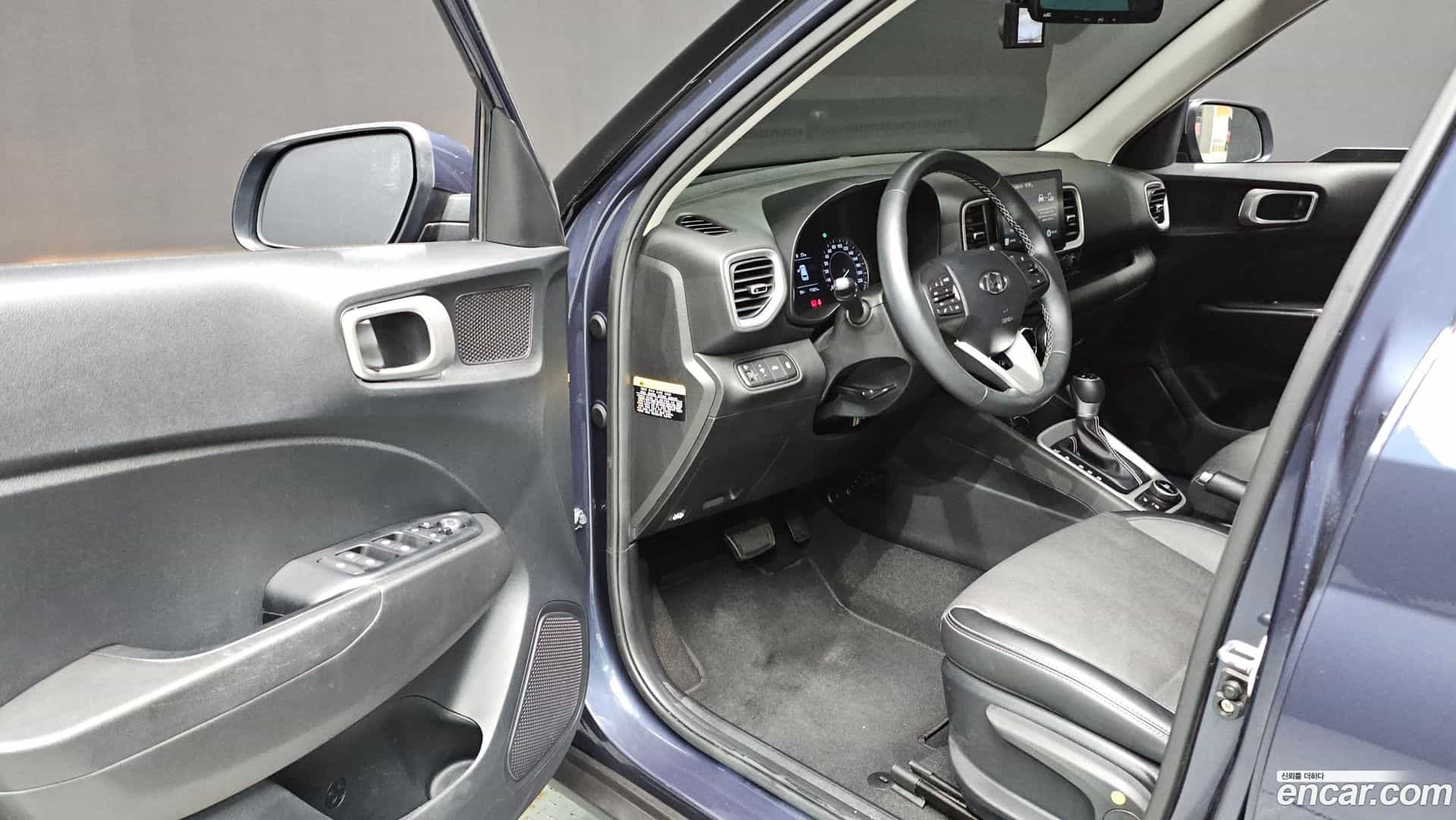 Venue Hyundai 2020.3-INNER-010