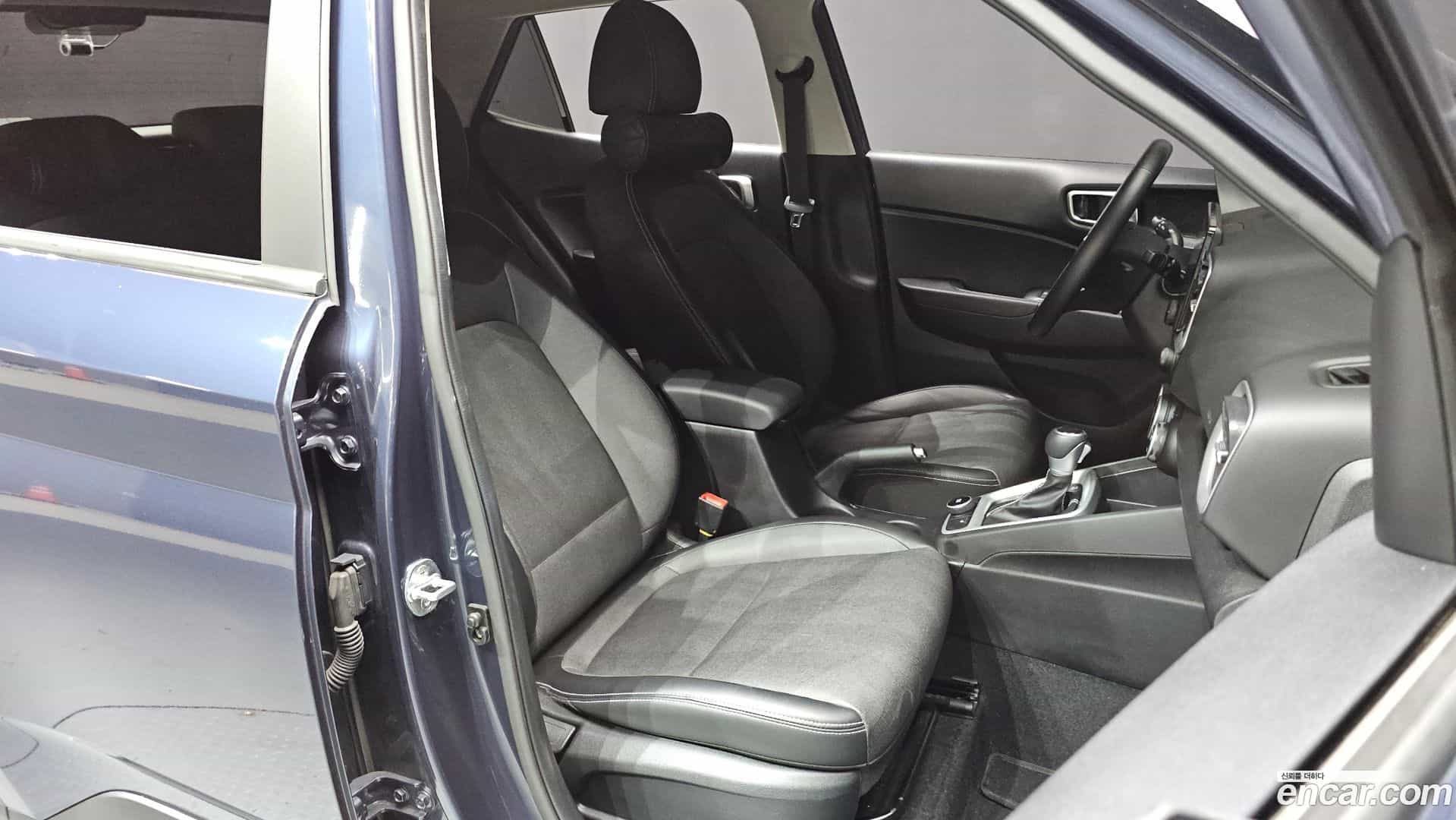 Venue Hyundai 2020.3-OPTION-016