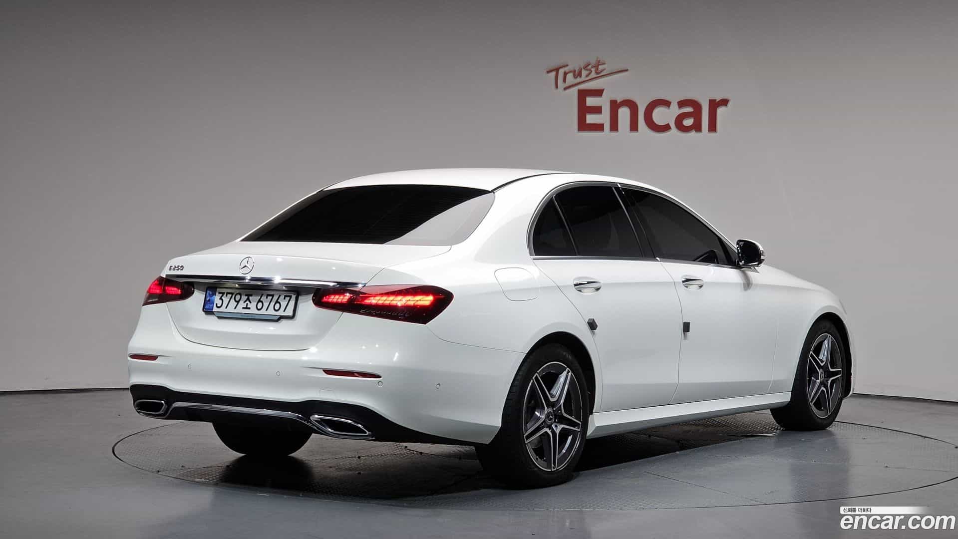 E-Class Mercedes-Benz 2023.8-OUTER-002