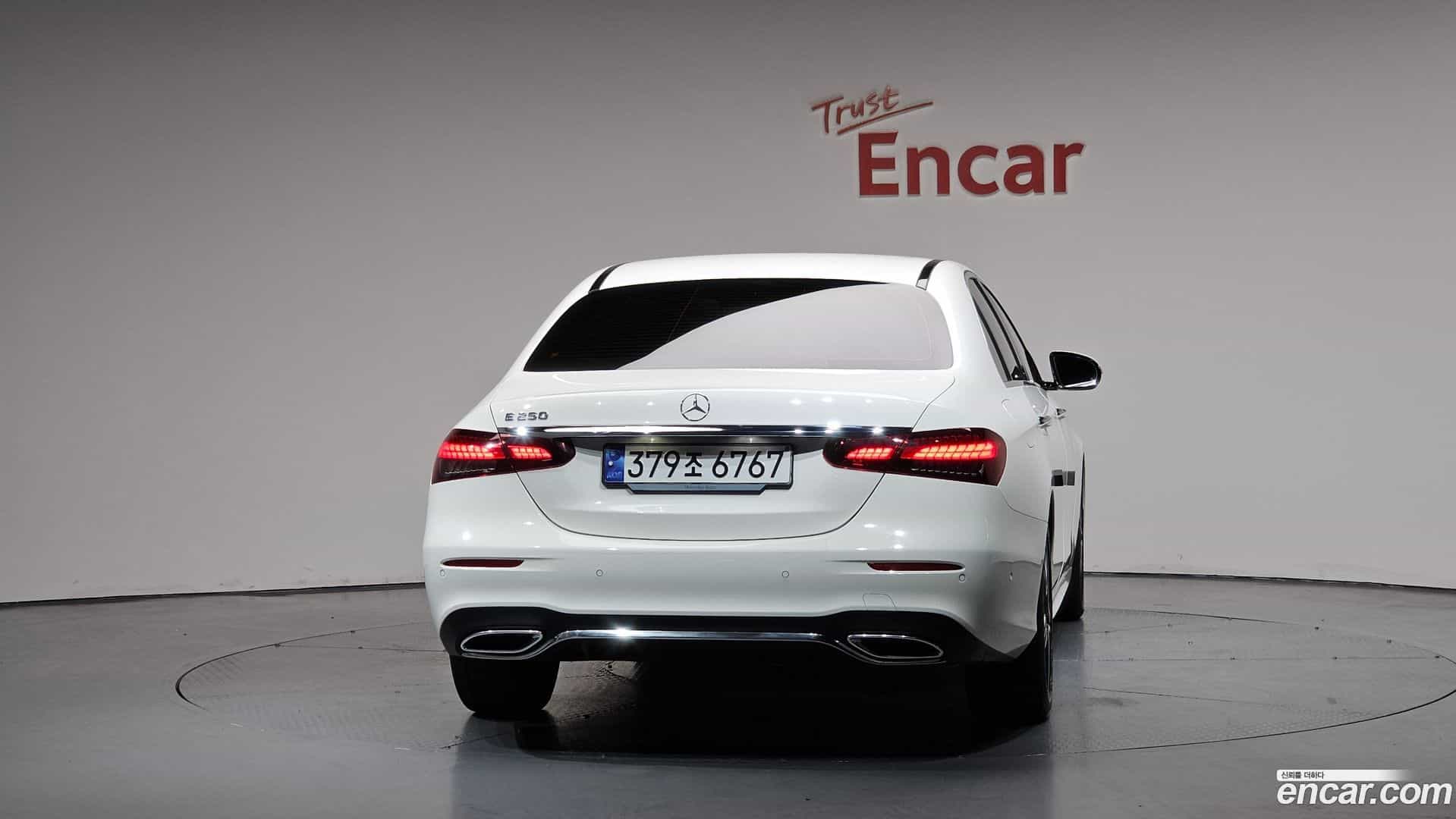E-Class Mercedes-Benz 2023.8-OUTER-004