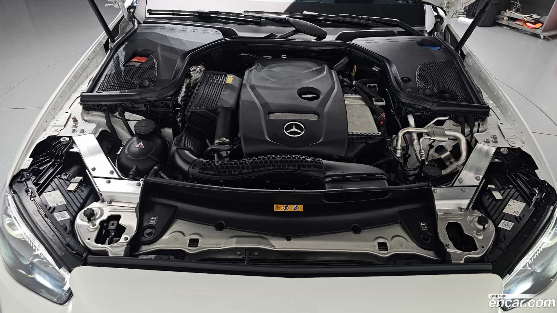 E-Class Mercedes-Benz 2023.8-OUTER-006