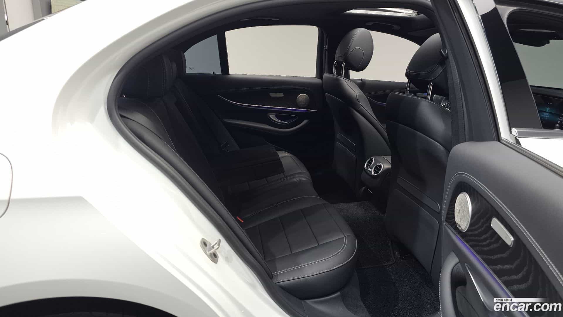 E-Class Mercedes-Benz 2023.8-OPTION-016