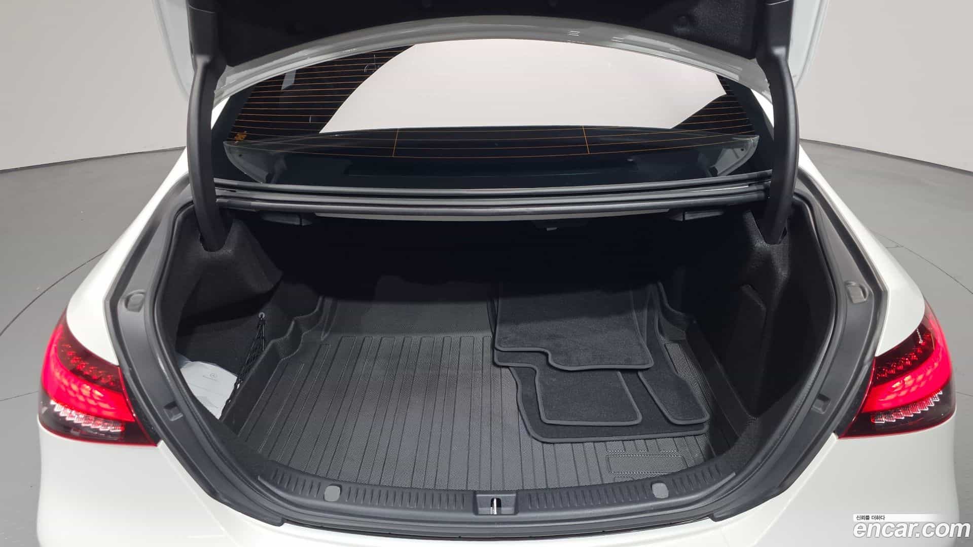 E-Class Mercedes-Benz 2023.8-OPTION-024