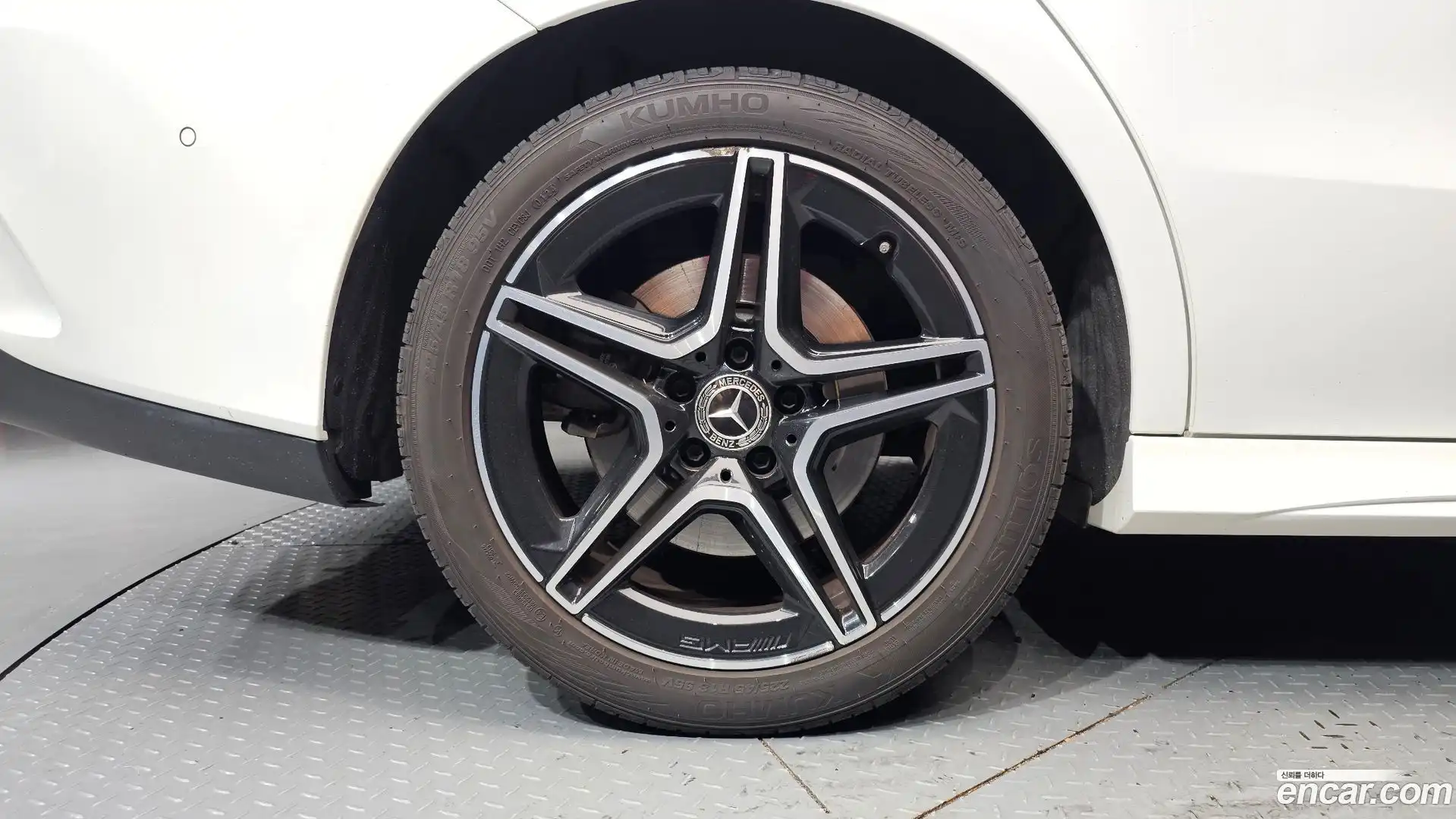 CLA-Class Mercedes-Benz 2020.4-OUTER-005