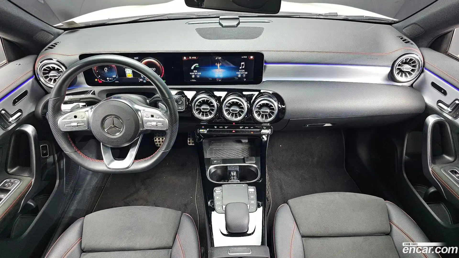 CLA-Class Mercedes-Benz 2020.4-INNER-007