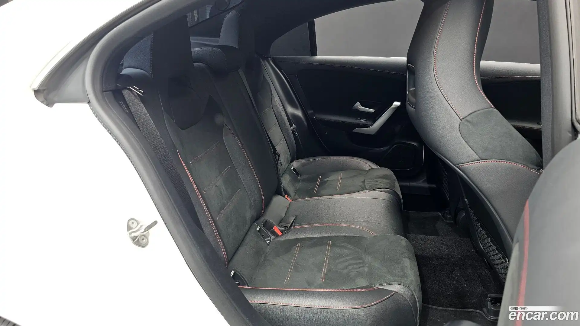 CLA-Class Mercedes-Benz 2020.4-OPTION-015