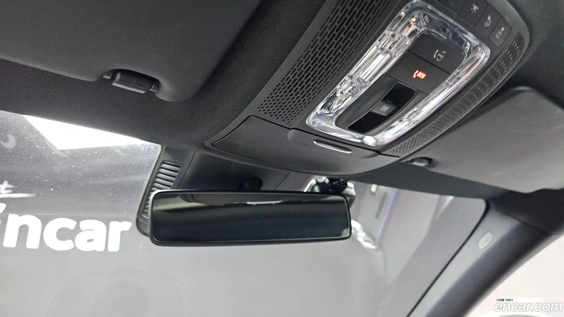 CLA-Class Mercedes-Benz 2020.4-OPTION-021