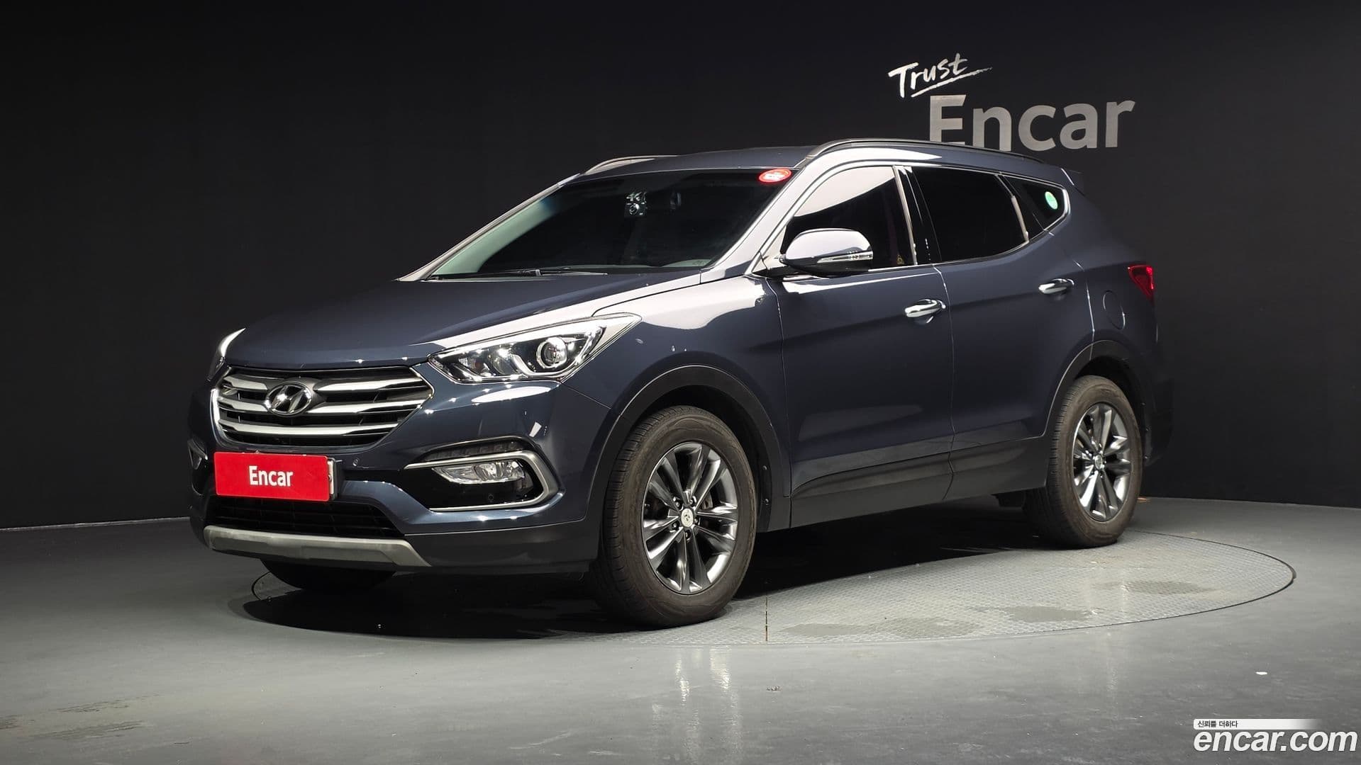 Main__Slider__Photo:Santafe Hyundai 2017.8-0