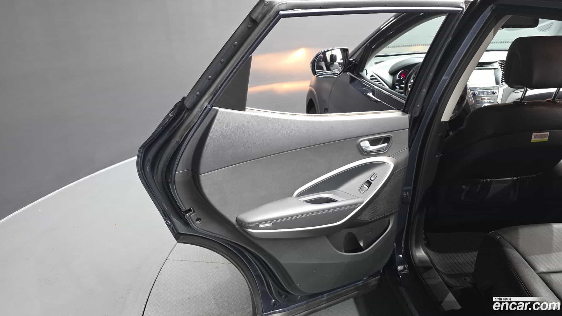 Santafe Hyundai 2017.8-INNER-035