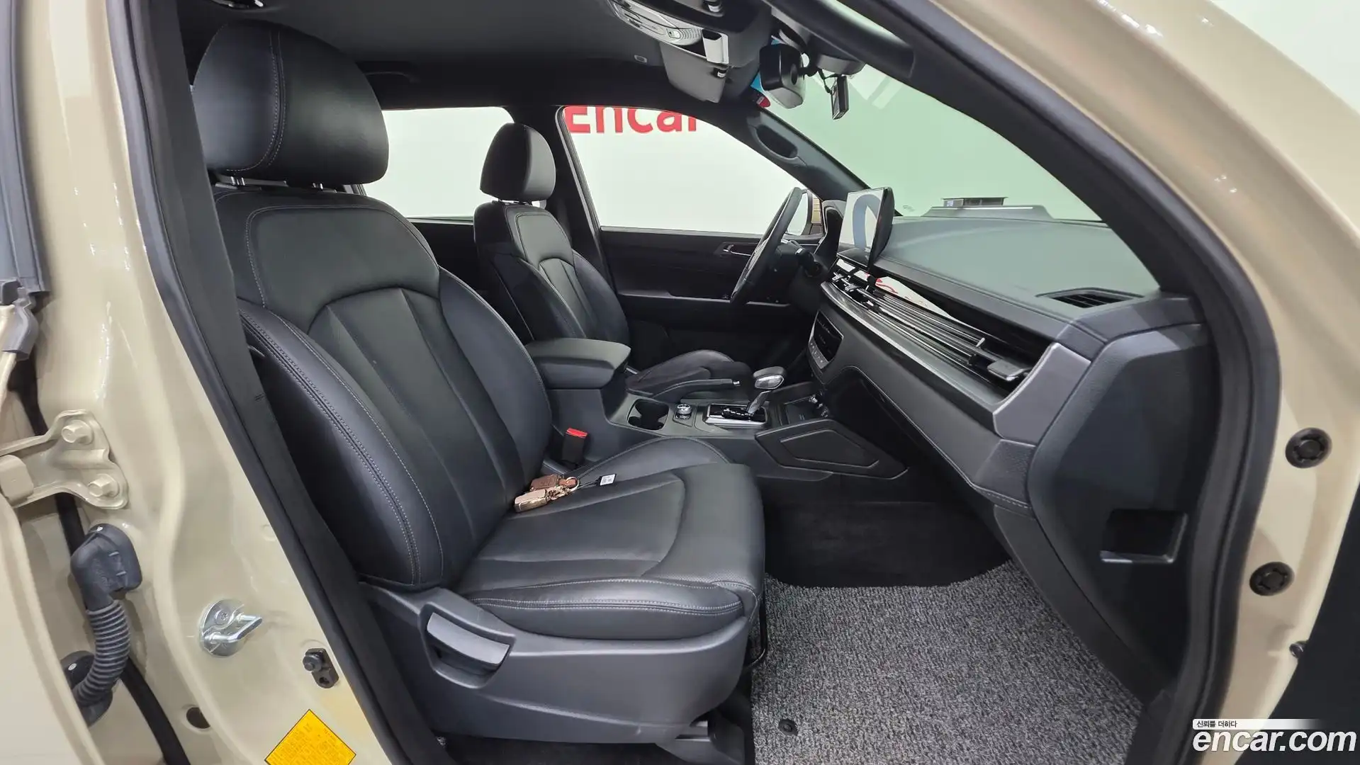 Rexton KG Mobility 2023.7-INNER-010