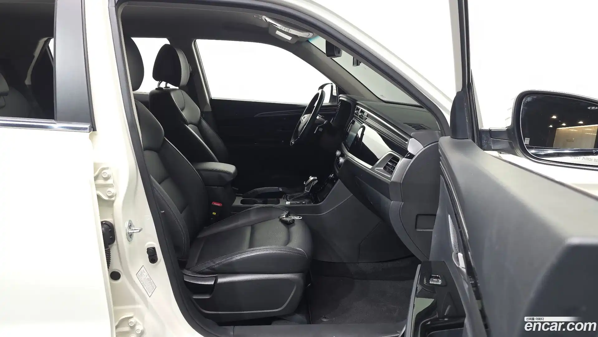 KORANDO KG Mobility 2019.6-OPTION-015