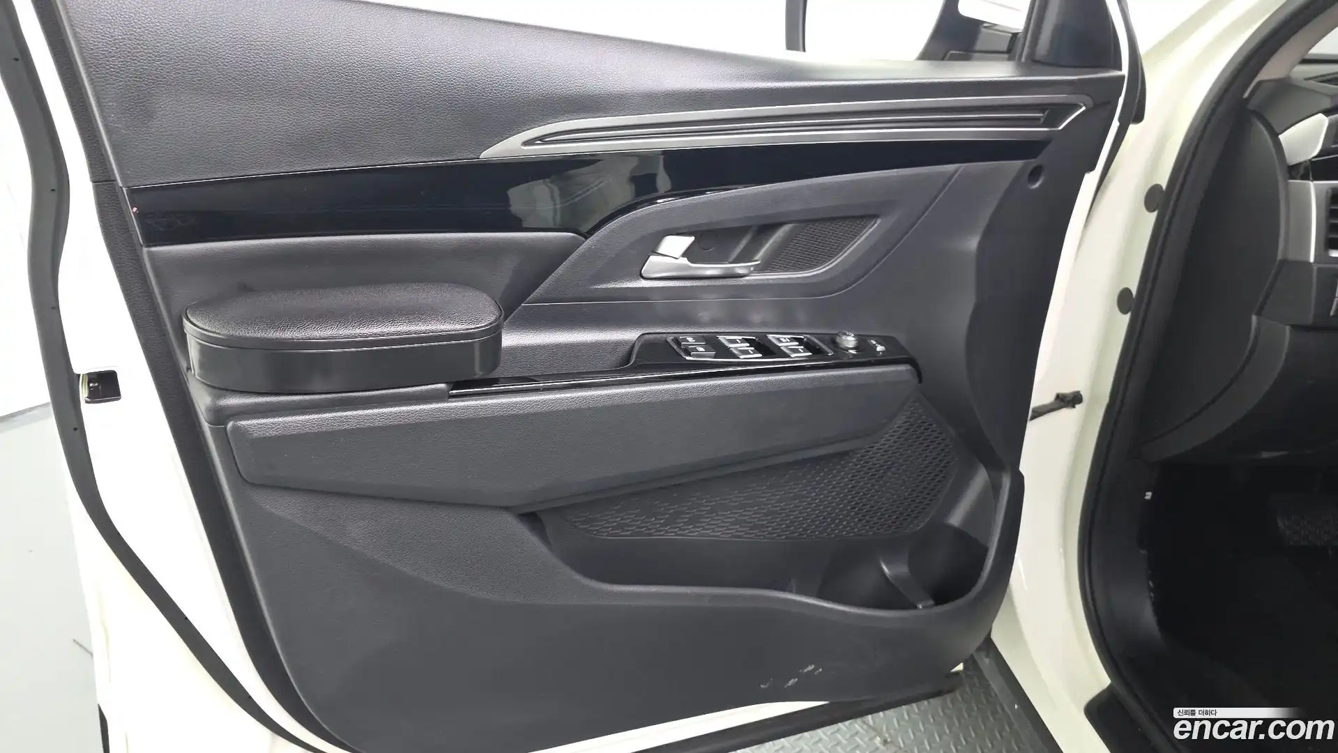 KORANDO KG Mobility 2019.6-INNER-034