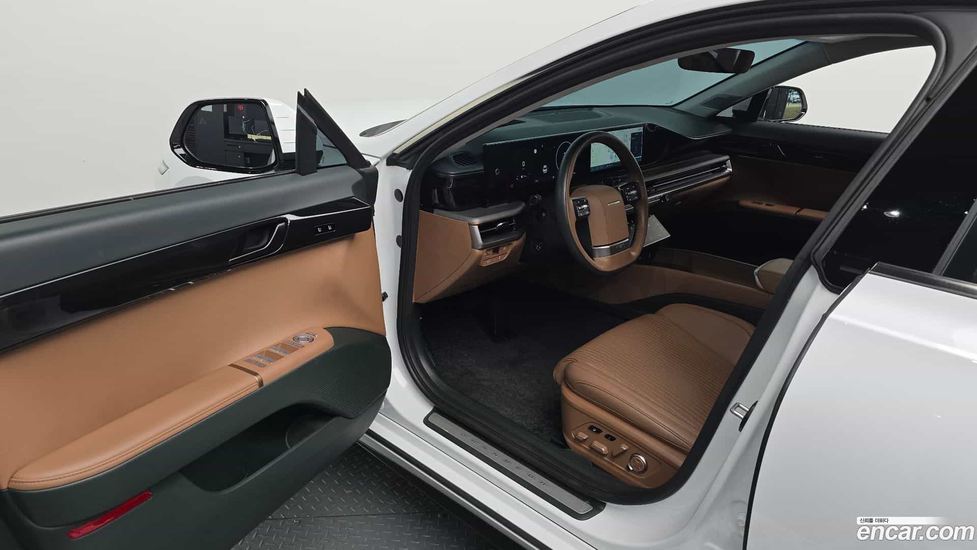 Grandeur Hyundai 2023.2-INNER-010