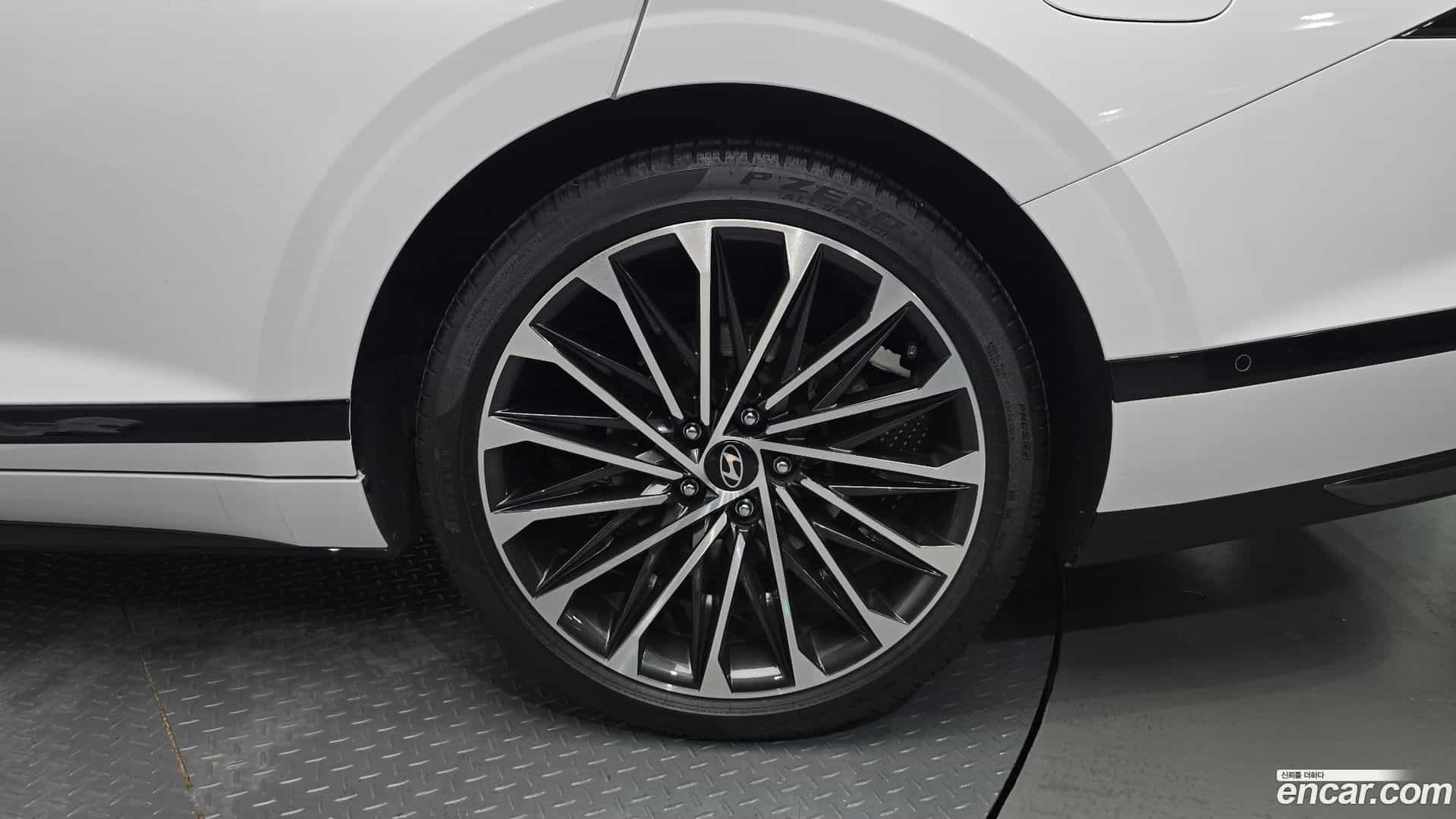 Grandeur Hyundai 2023.2-OUTER-031
