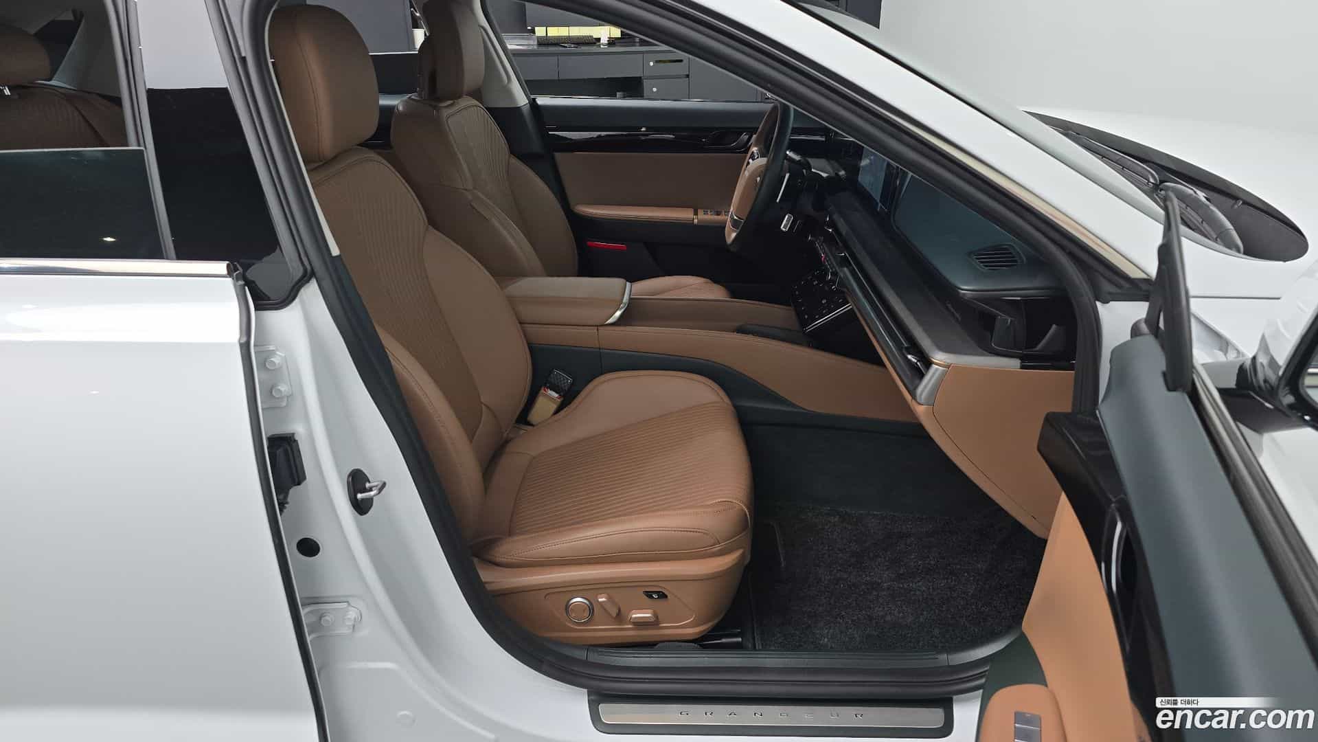 Grandeur Hyundai 2023.2-INNER-036