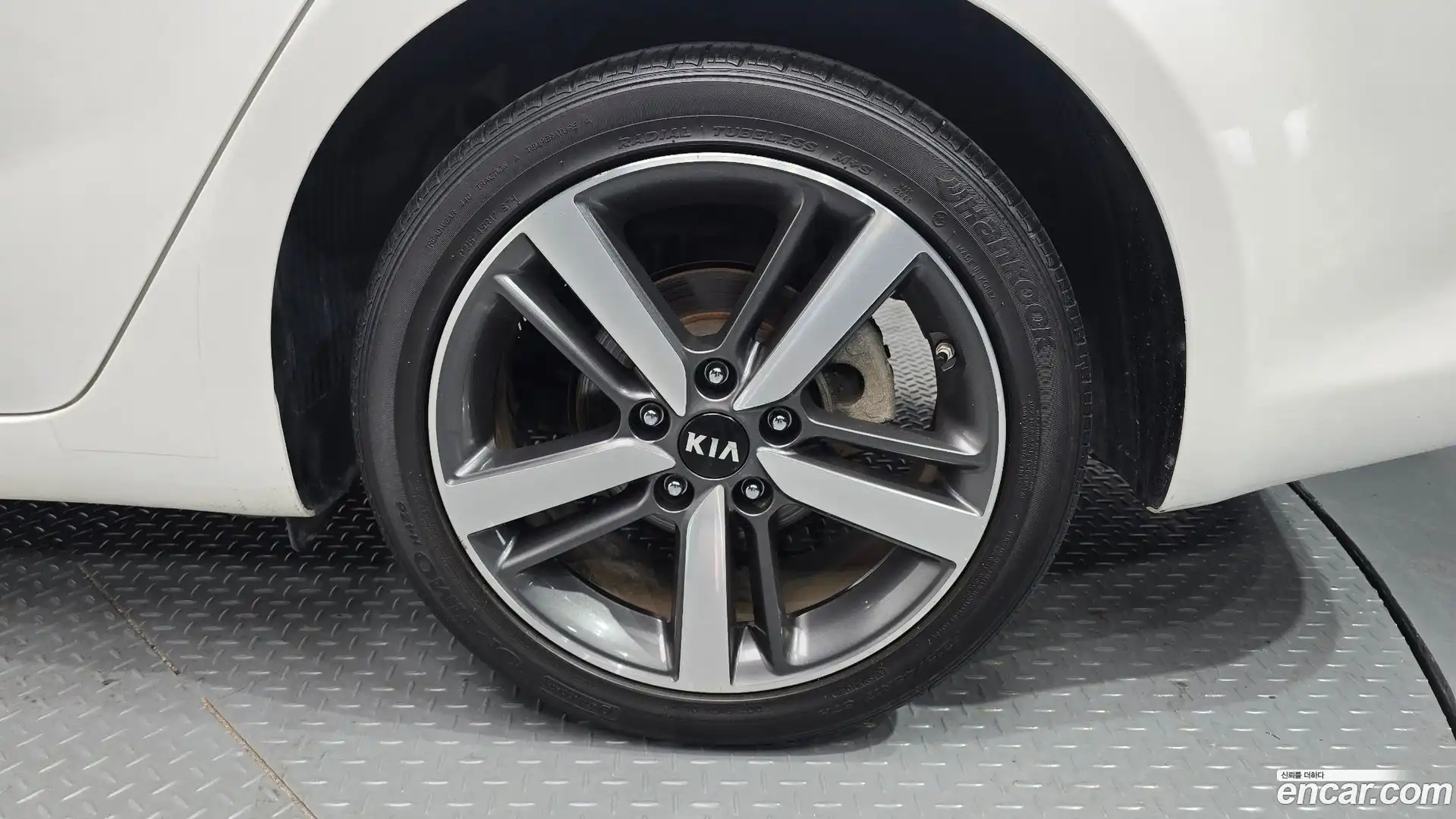 K3 Kia 2017.0-OUTER-031
