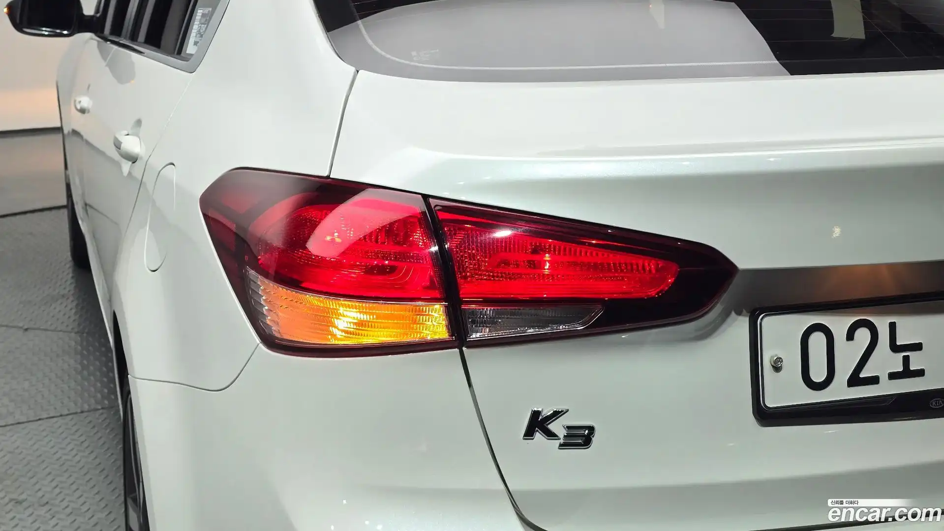 K3 Kia 2017.0-OUTER-033