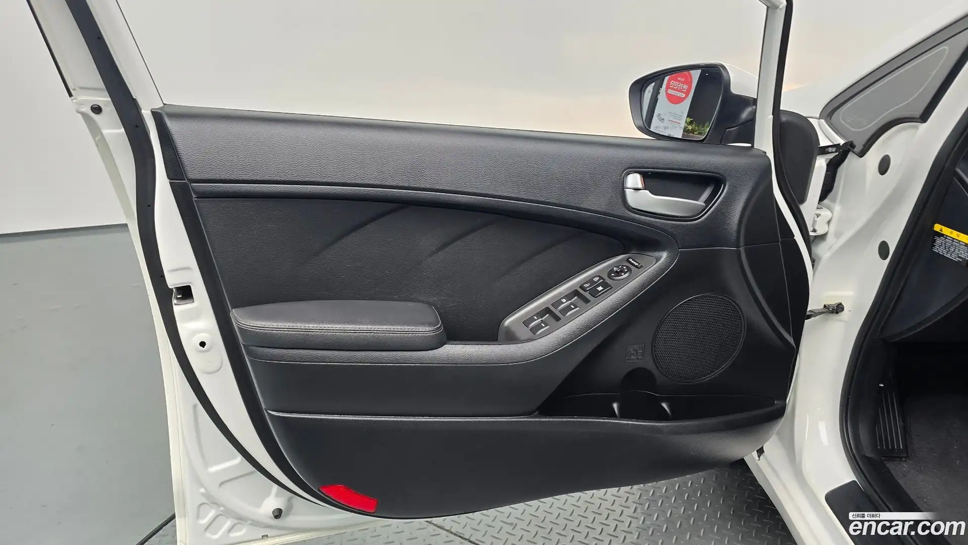 K3 Kia 2017.0-INNER-034