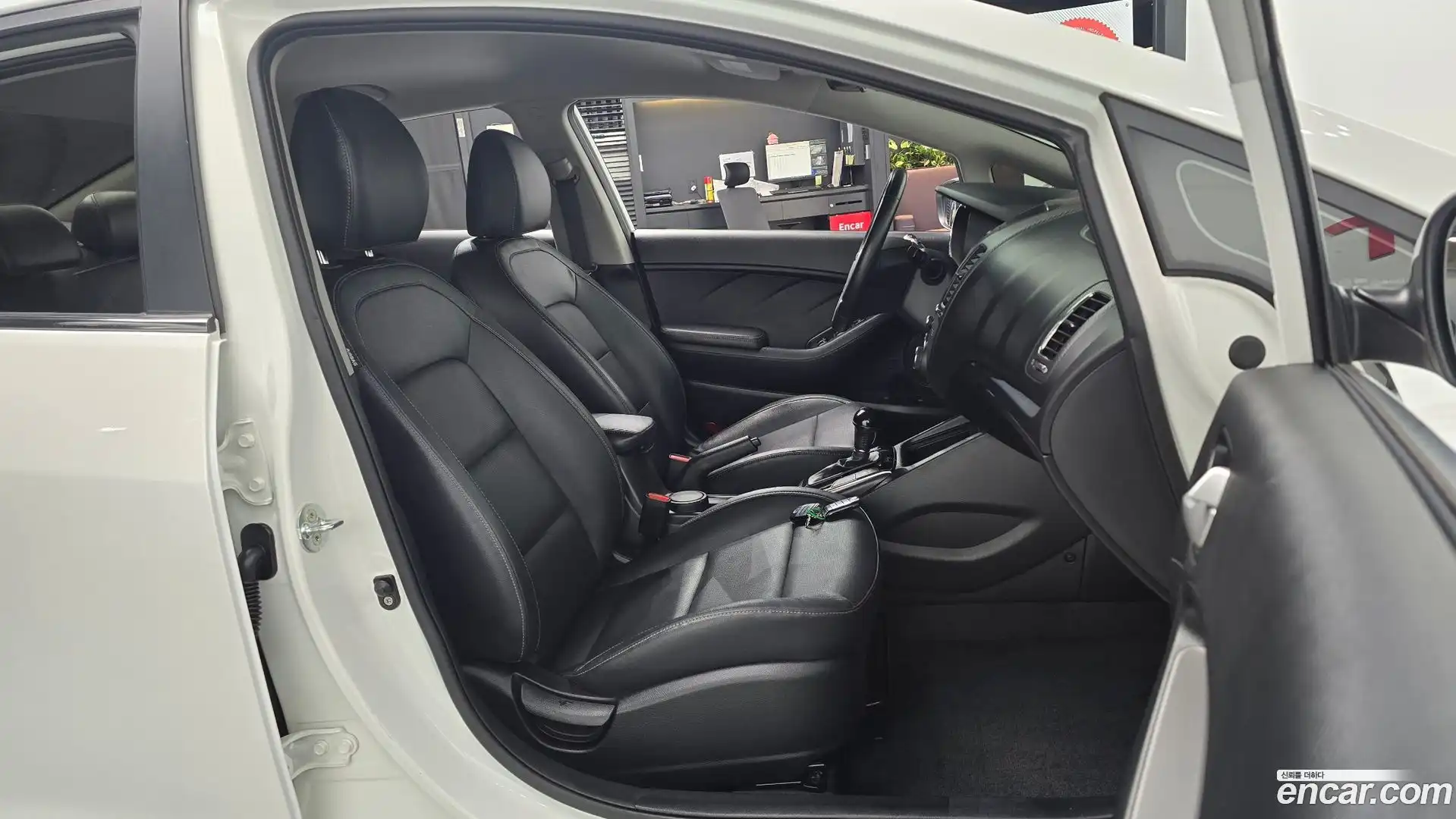 K3 Kia 2017.0-INNER-036