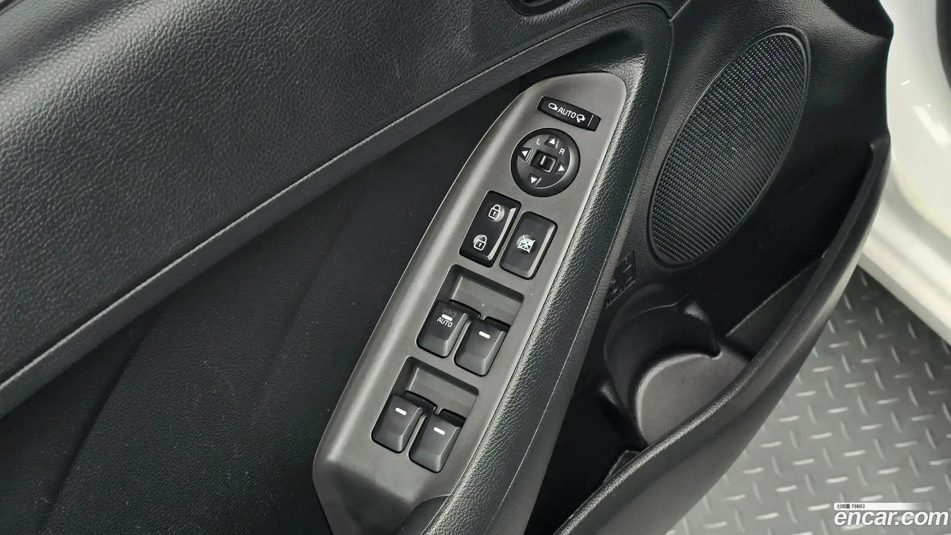 K3 Kia 2017.0-OPTION-040