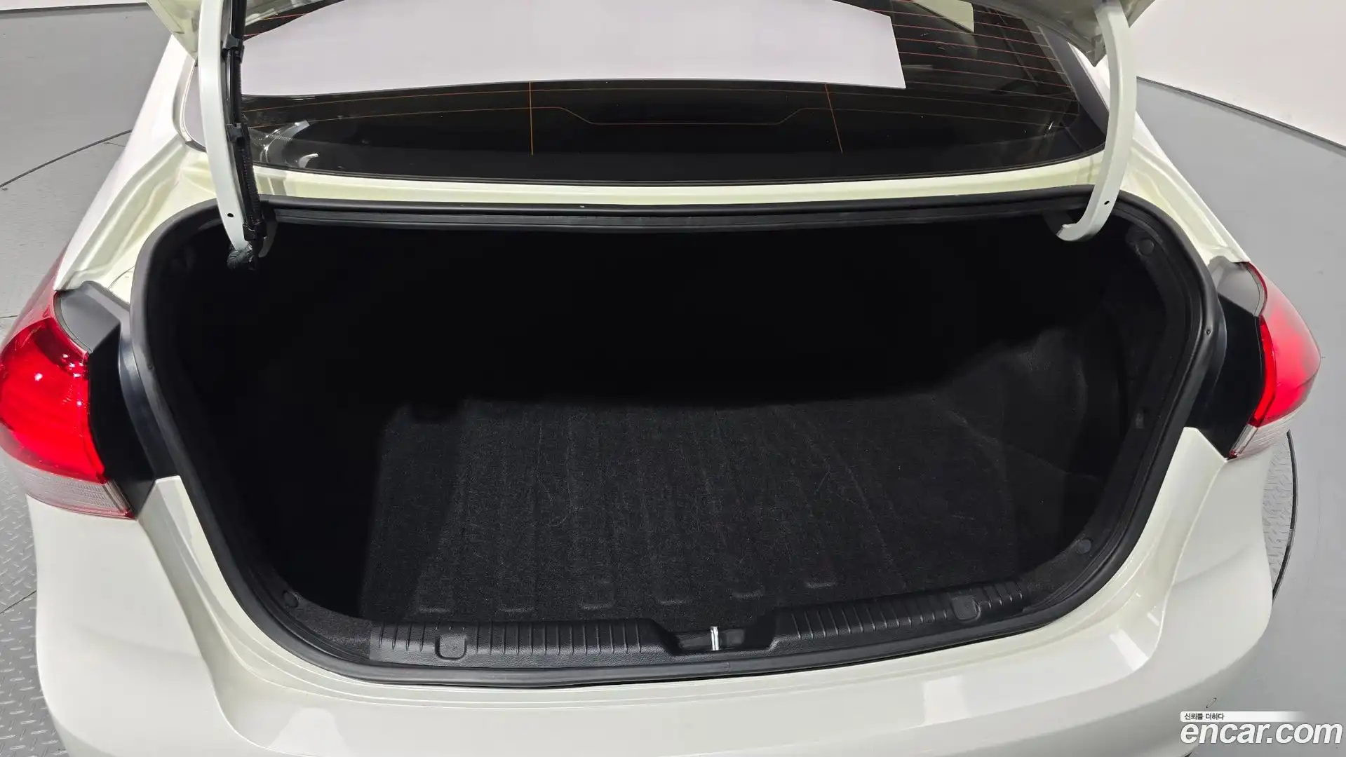 K3 Kia 2017.0-OPTION-043