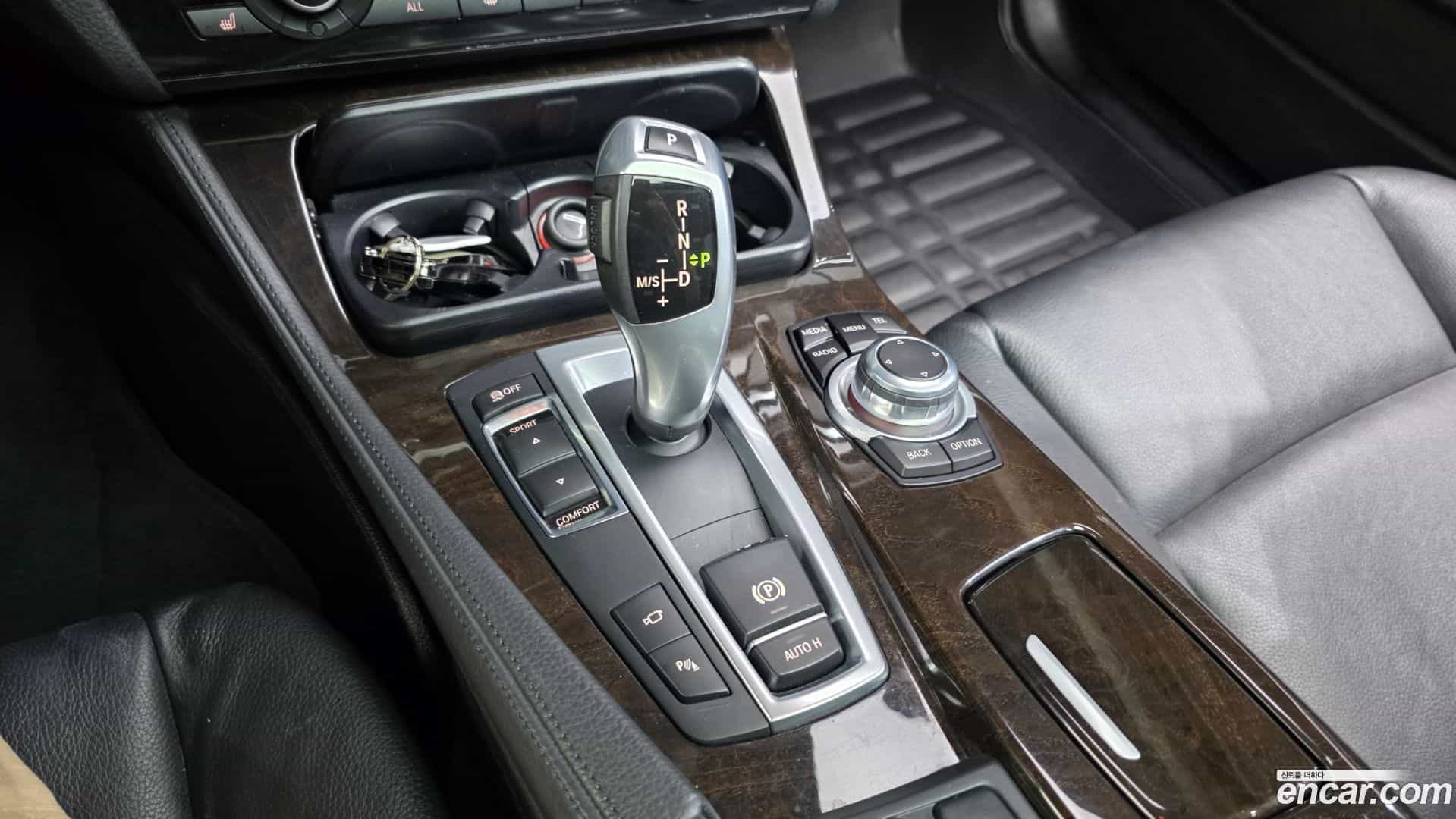 5-Series BMW 2013.7-INNER-009