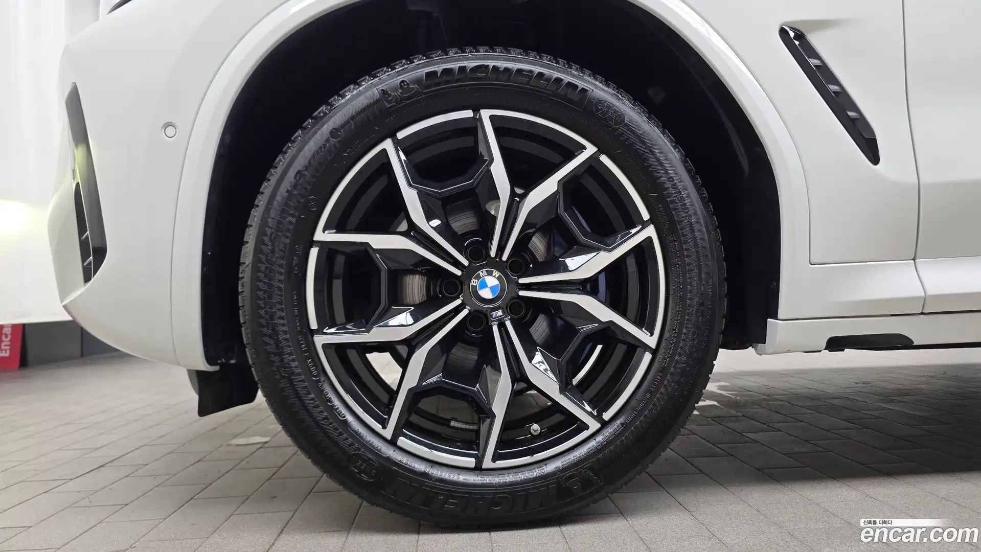 X4 BMW 2023.0-OUTER-005