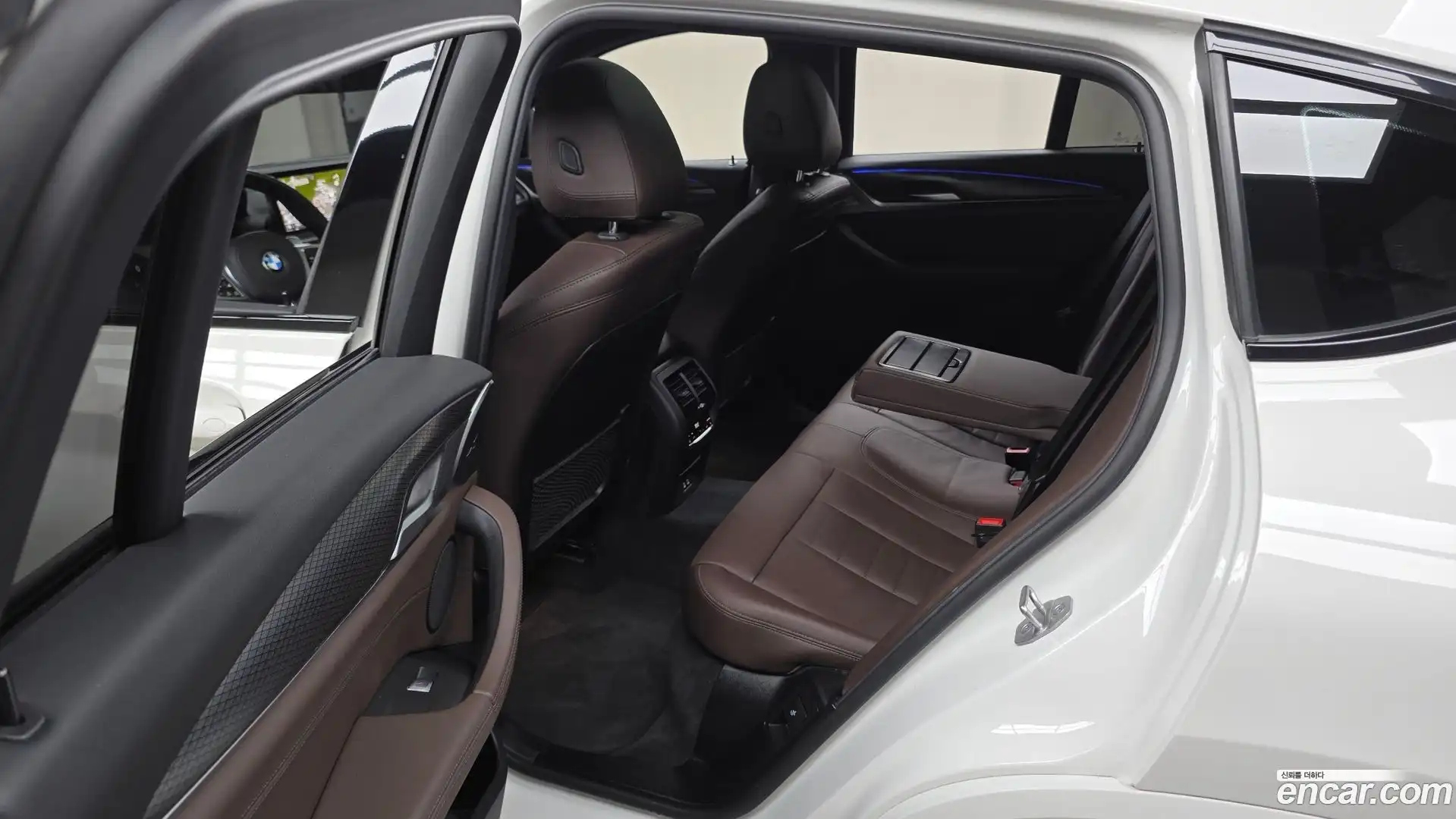 X4 BMW 2023.0-INNER-036