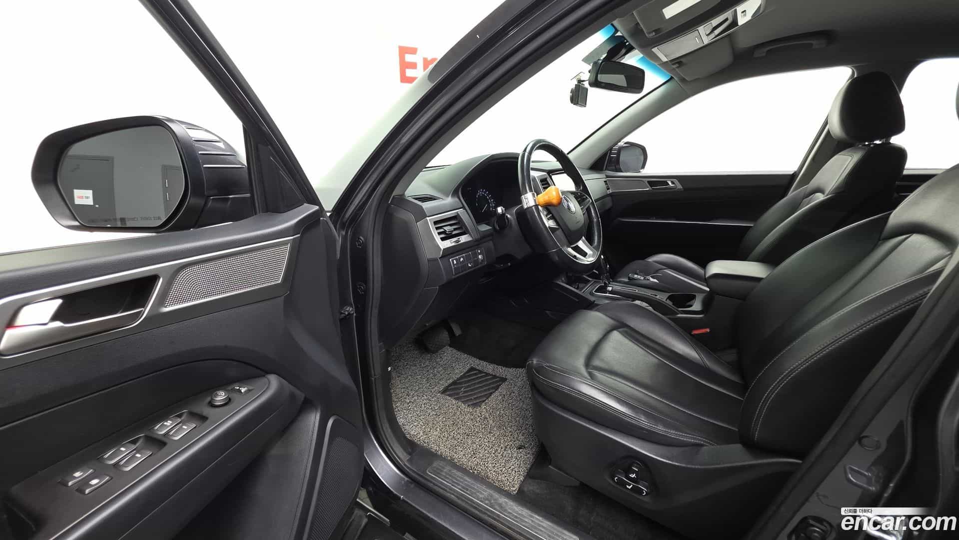 Rexton KG Mobility 2018.10-INNER-010