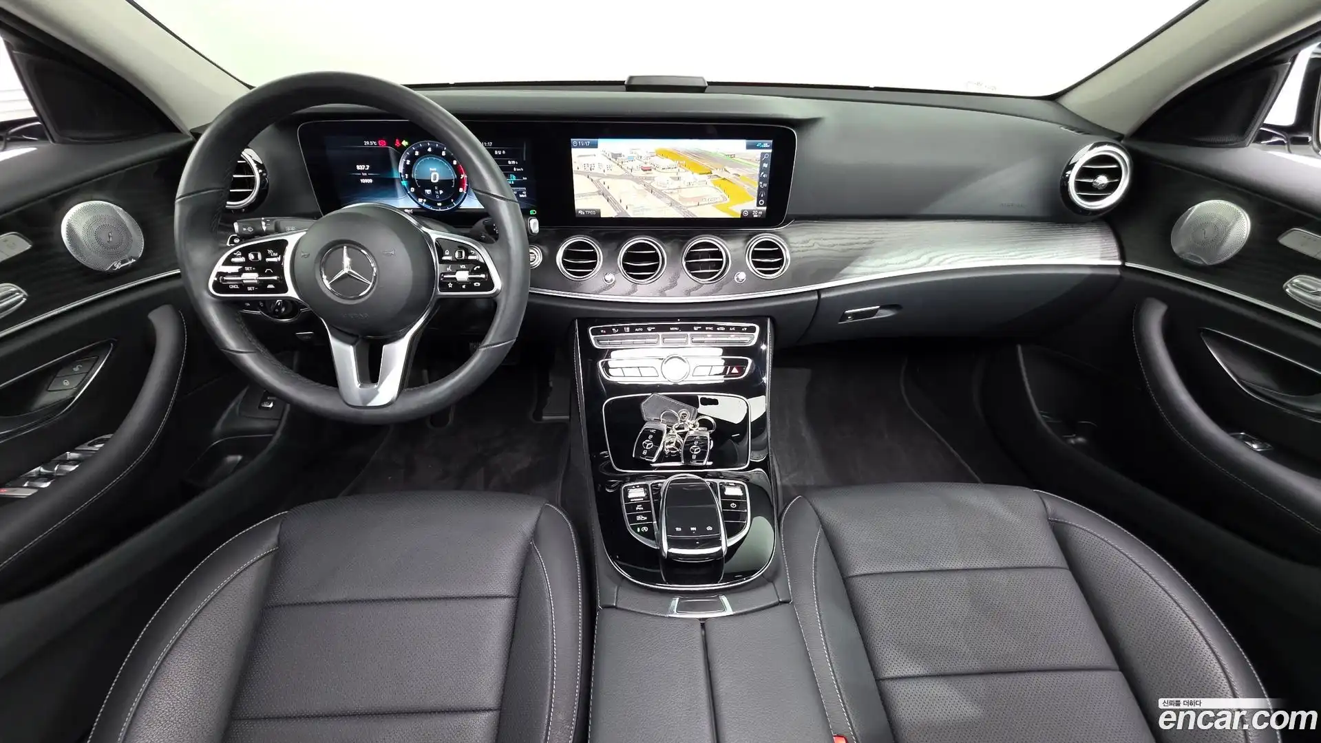 E-Class Mercedes-Benz 2020.0-INNER-007