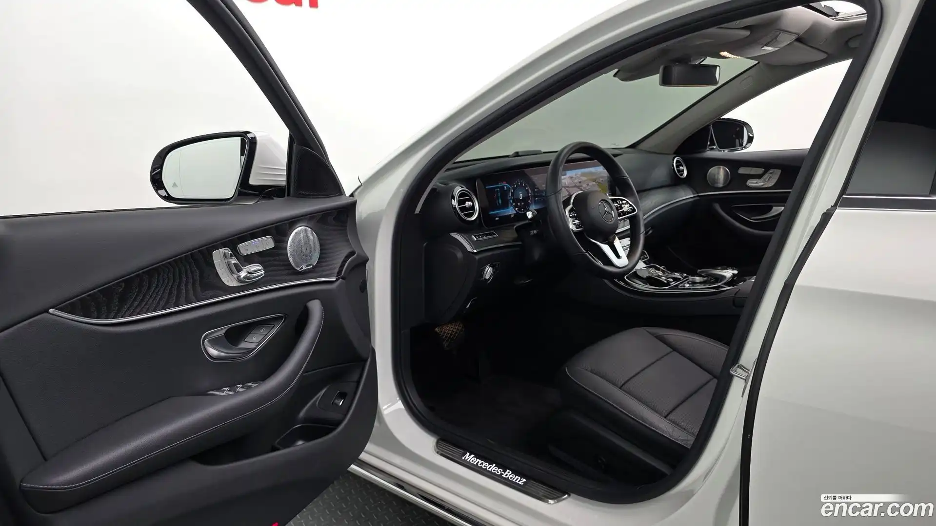 E-Class Mercedes-Benz 2020.0-INNER-010