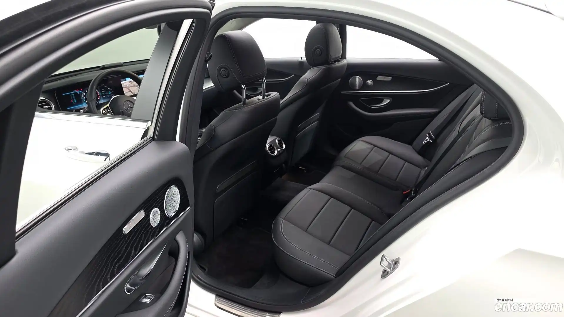 E-Class Mercedes-Benz 2020.0-OPTION-016