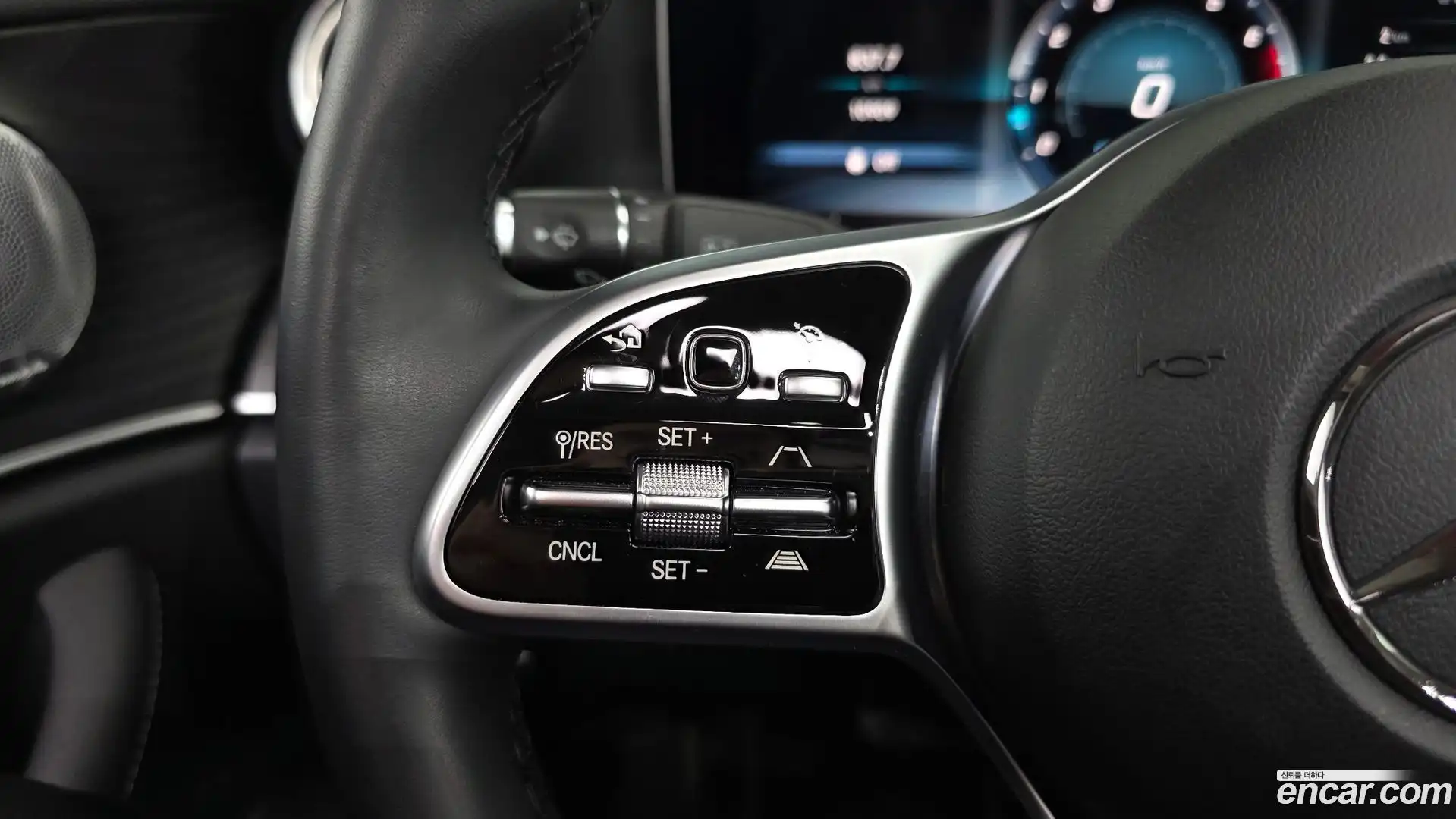 E-Class Mercedes-Benz 2020.0-OPTION-020
