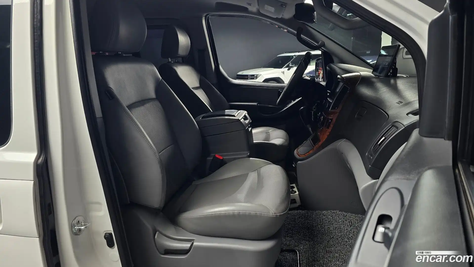 Starex Hyundai 2018.8-INNER-010