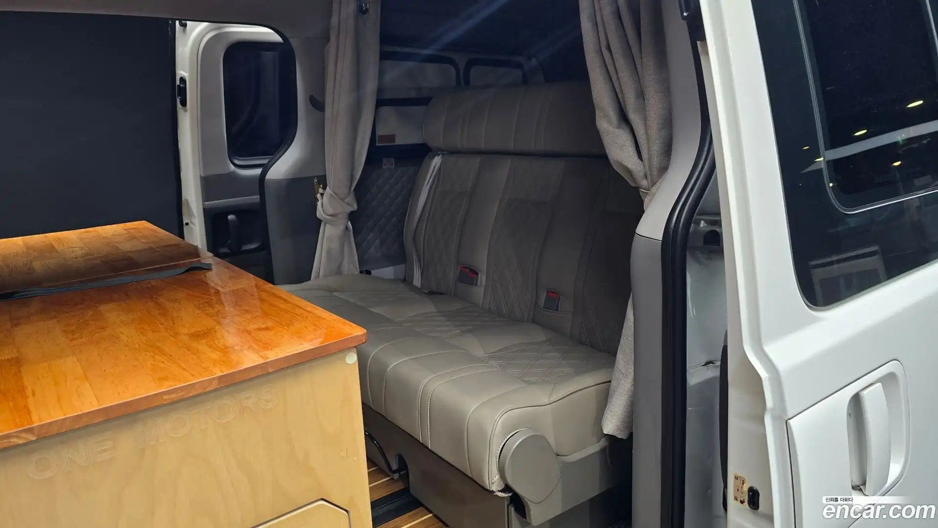 Starex Hyundai 2018.8-OPTION-016