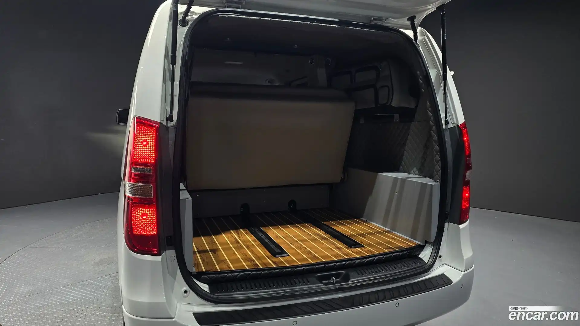 Starex Hyundai 2018.8-OPTION-024