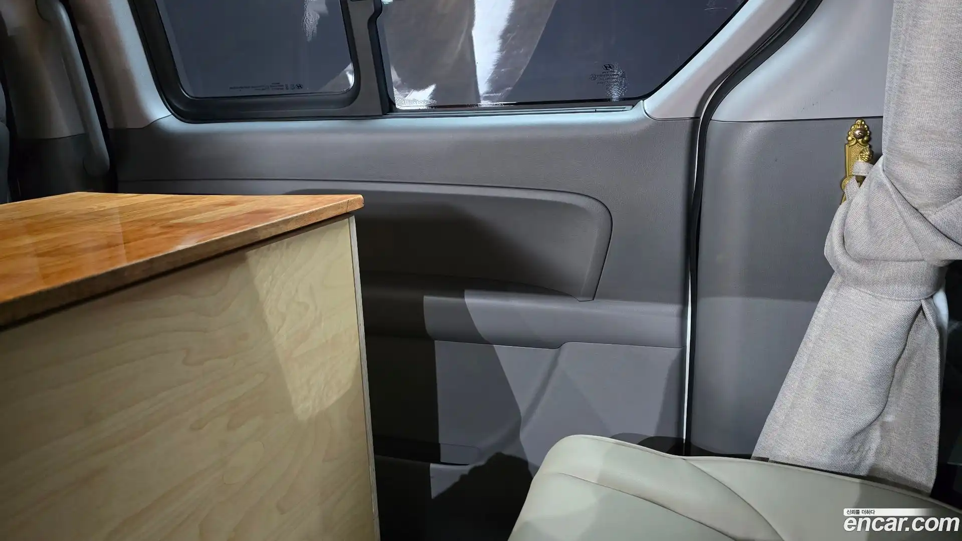 Starex Hyundai 2018.8-INNER-035