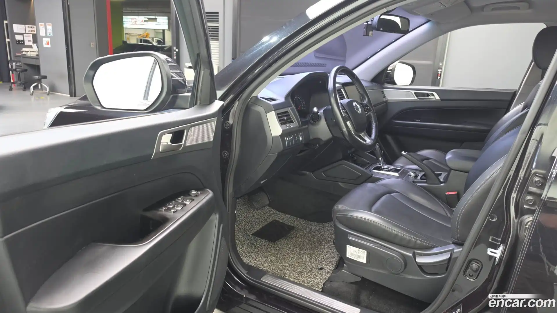 Rexton KG Mobility 2018.6-INNER-010