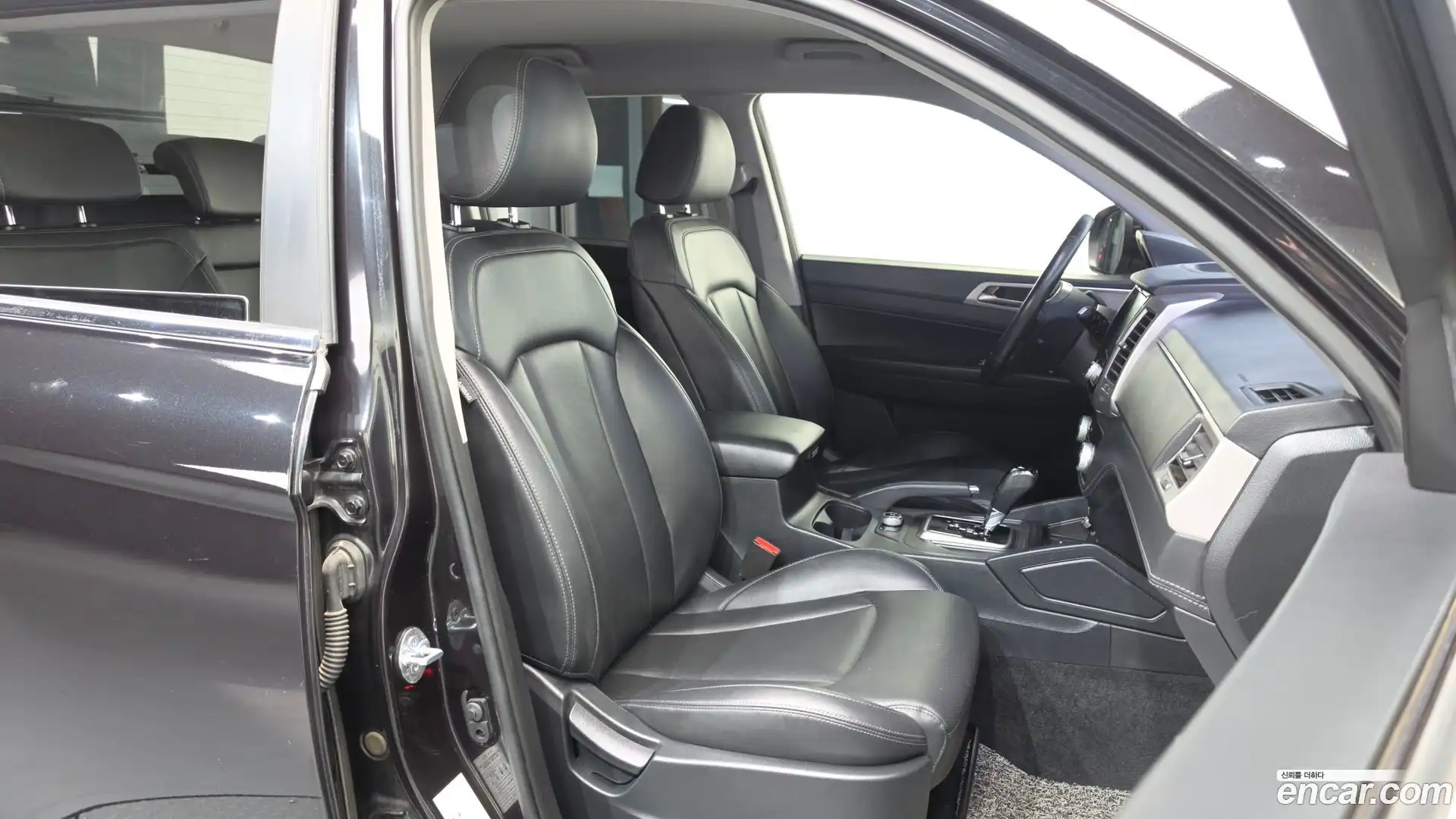 Rexton KG Mobility 2018.6-OPTION-016