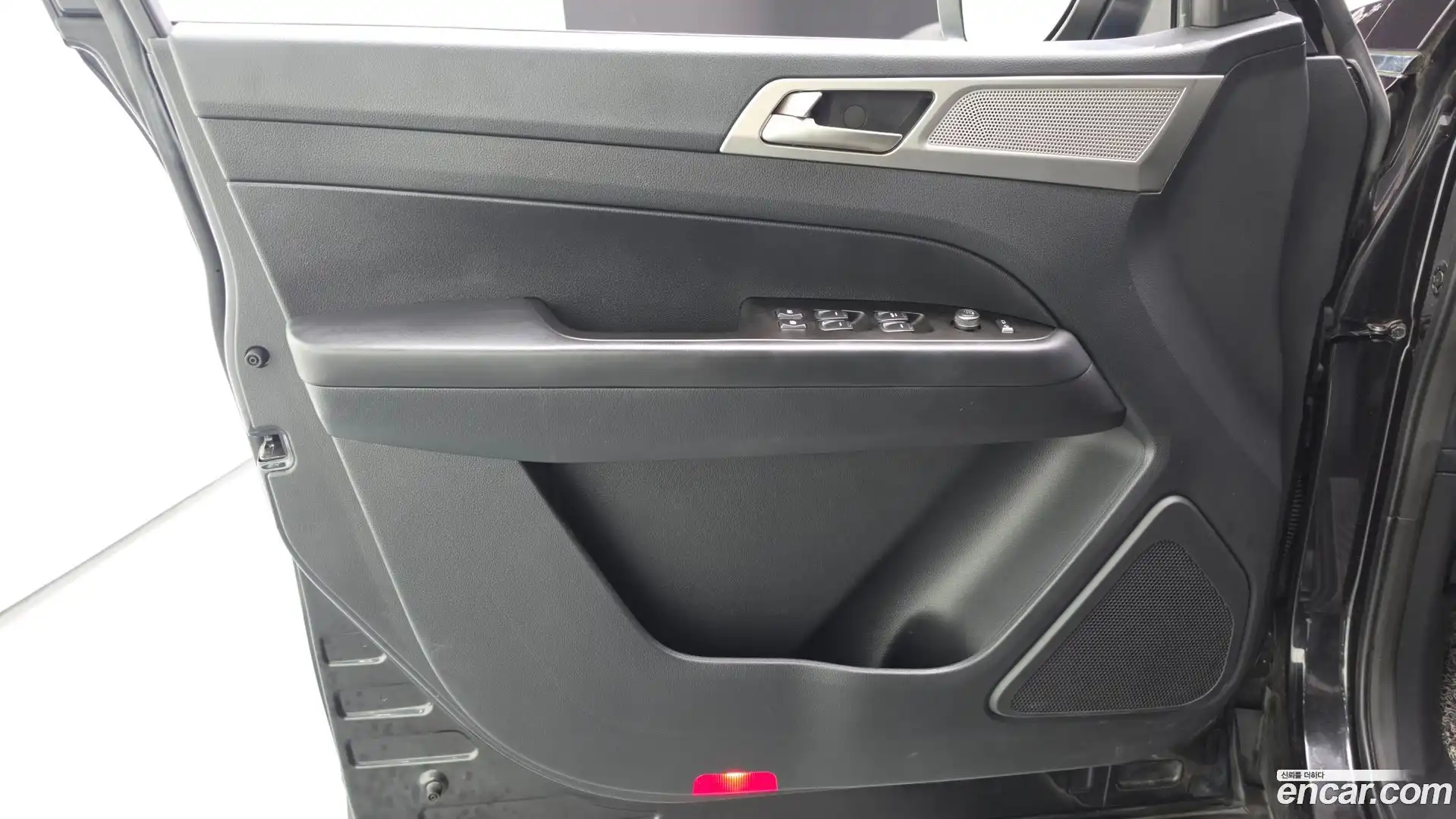 Rexton KG Mobility 2018.6-INNER-034