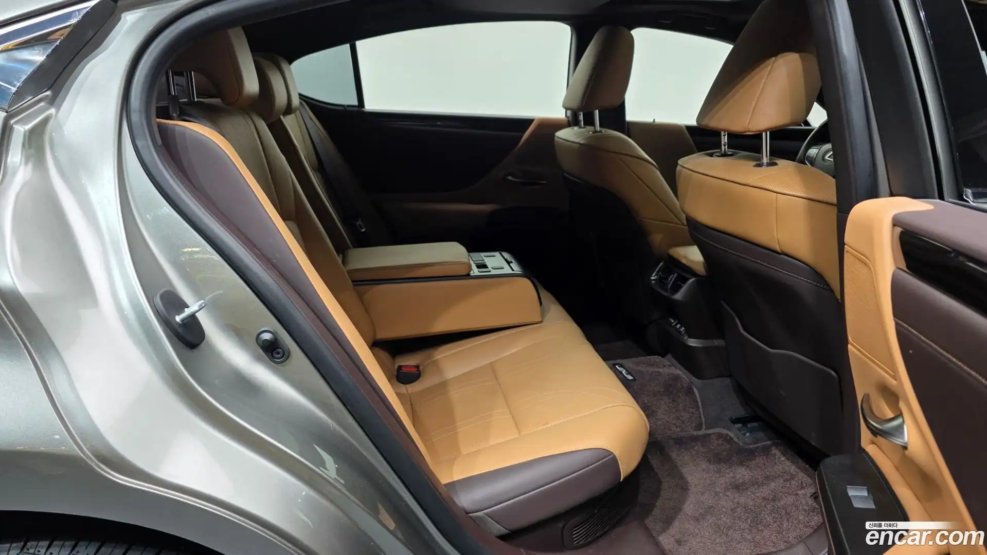 ES Lexus 2018.10-OPTION-016