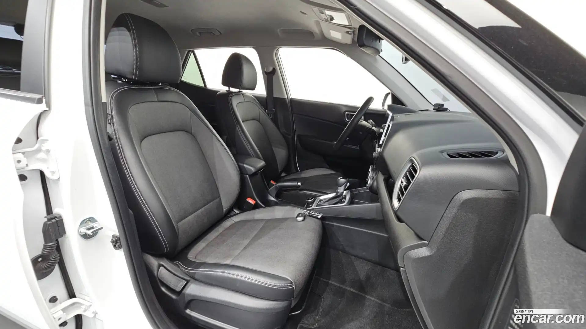 Venue Hyundai 2020.0-INNER-036
