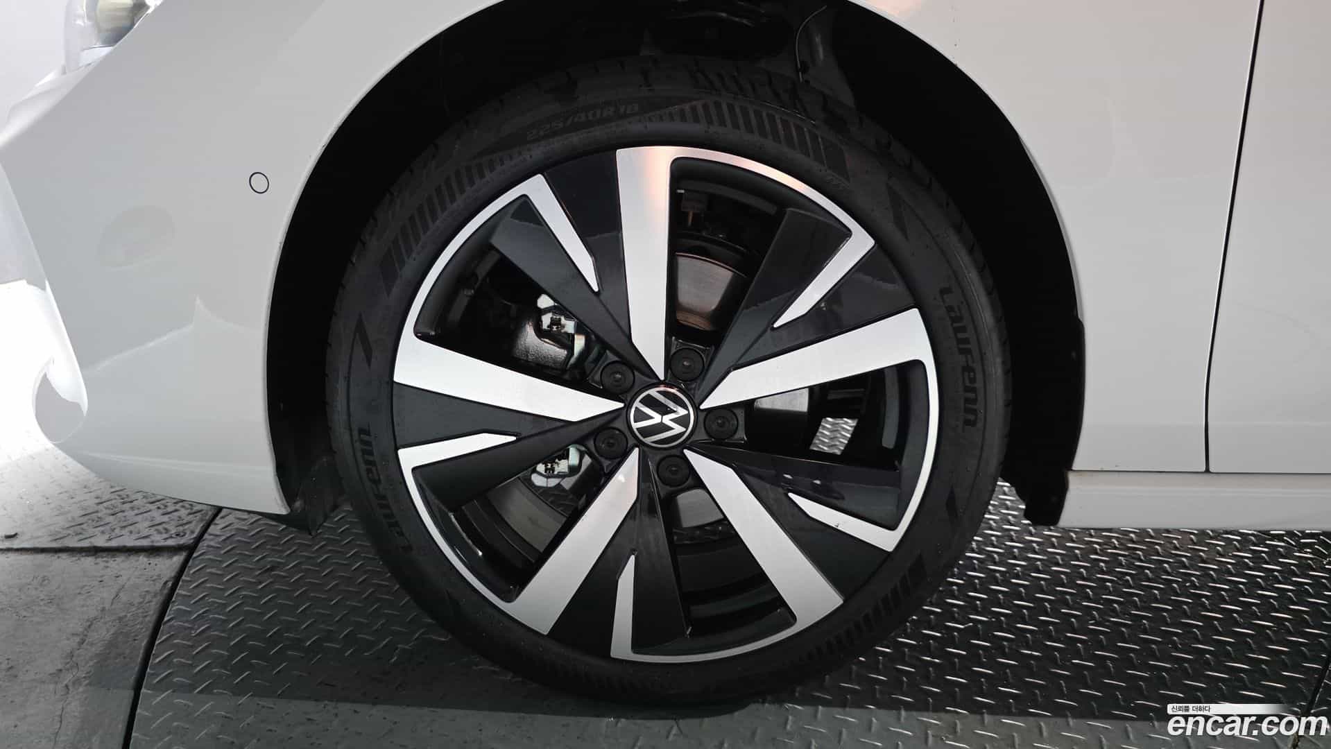 Golf Volkswagen 2026.5-OUTER-005
